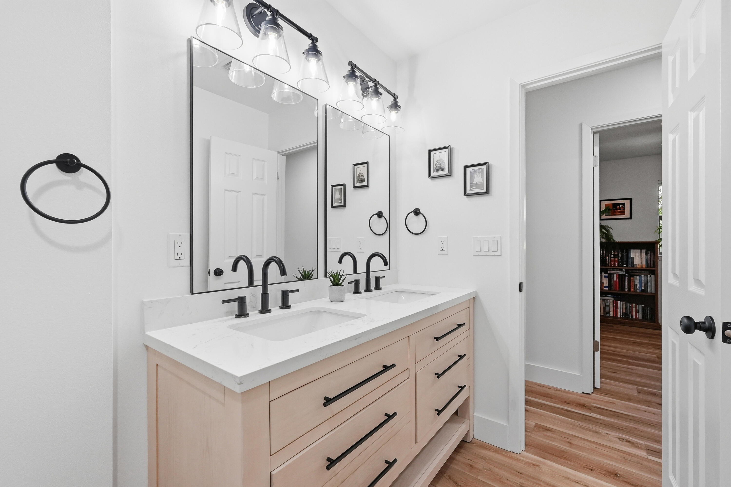 LAKE LORRAINE EST - Residential