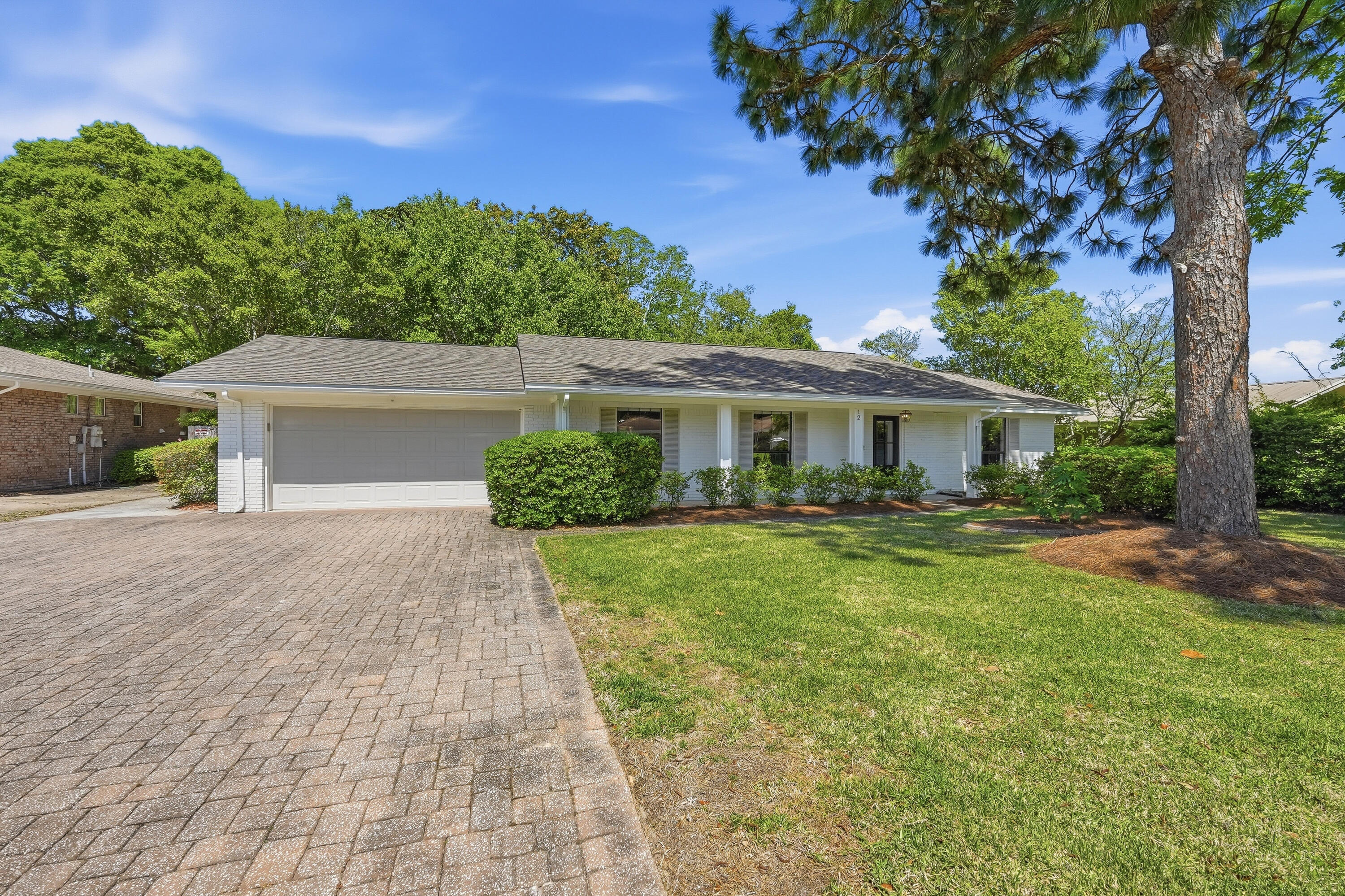 LAKE LORRAINE EST - Residential