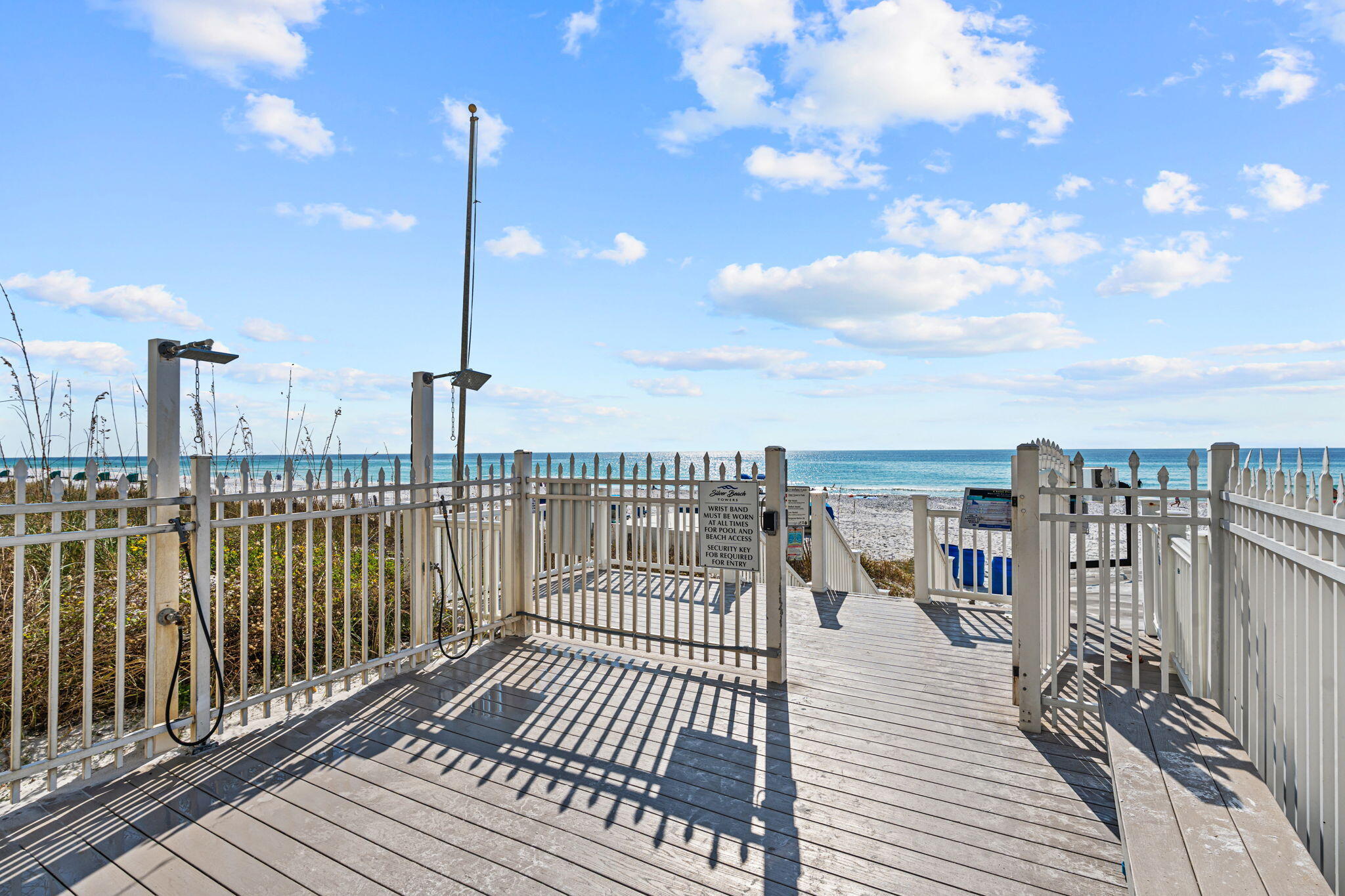 SILVER BEACH TOWERS - Residential