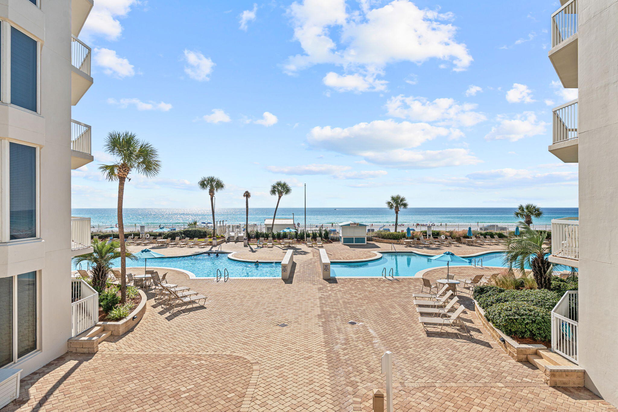 SILVER BEACH TOWERS - Residential