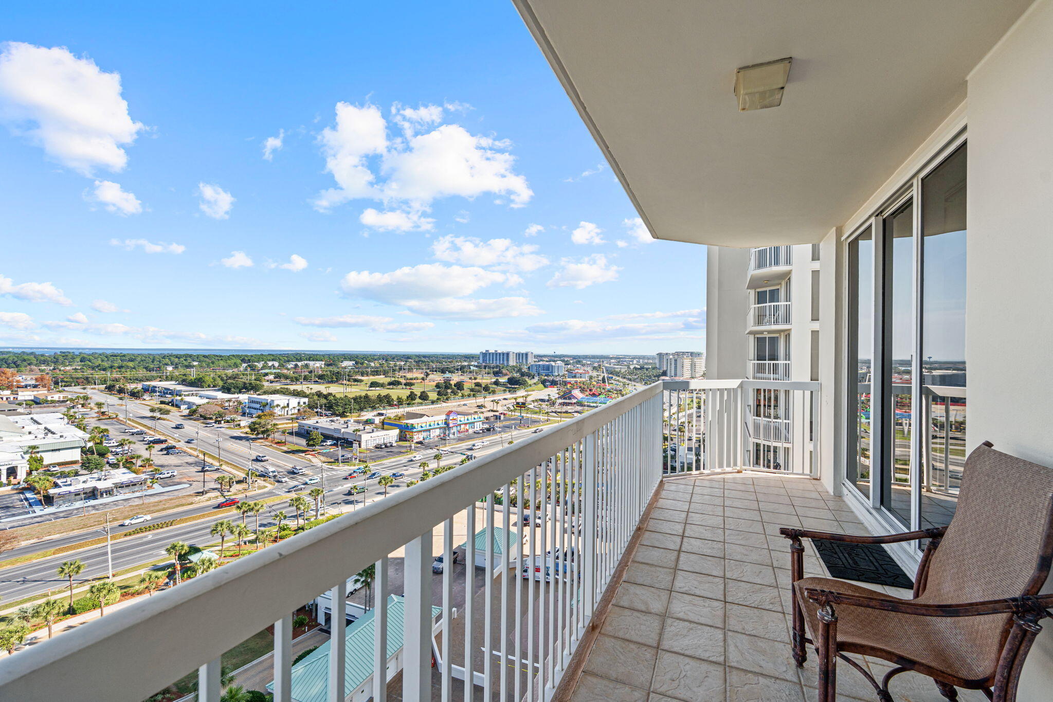 SILVER BEACH TOWERS - Residential