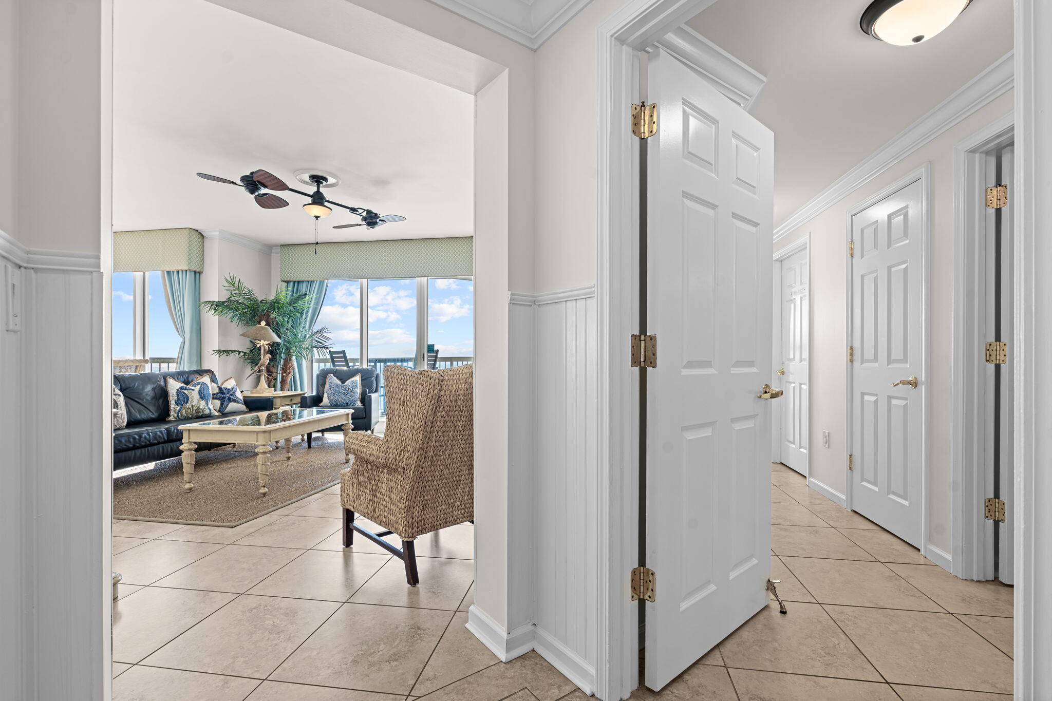 SILVER BEACH TOWERS - Residential