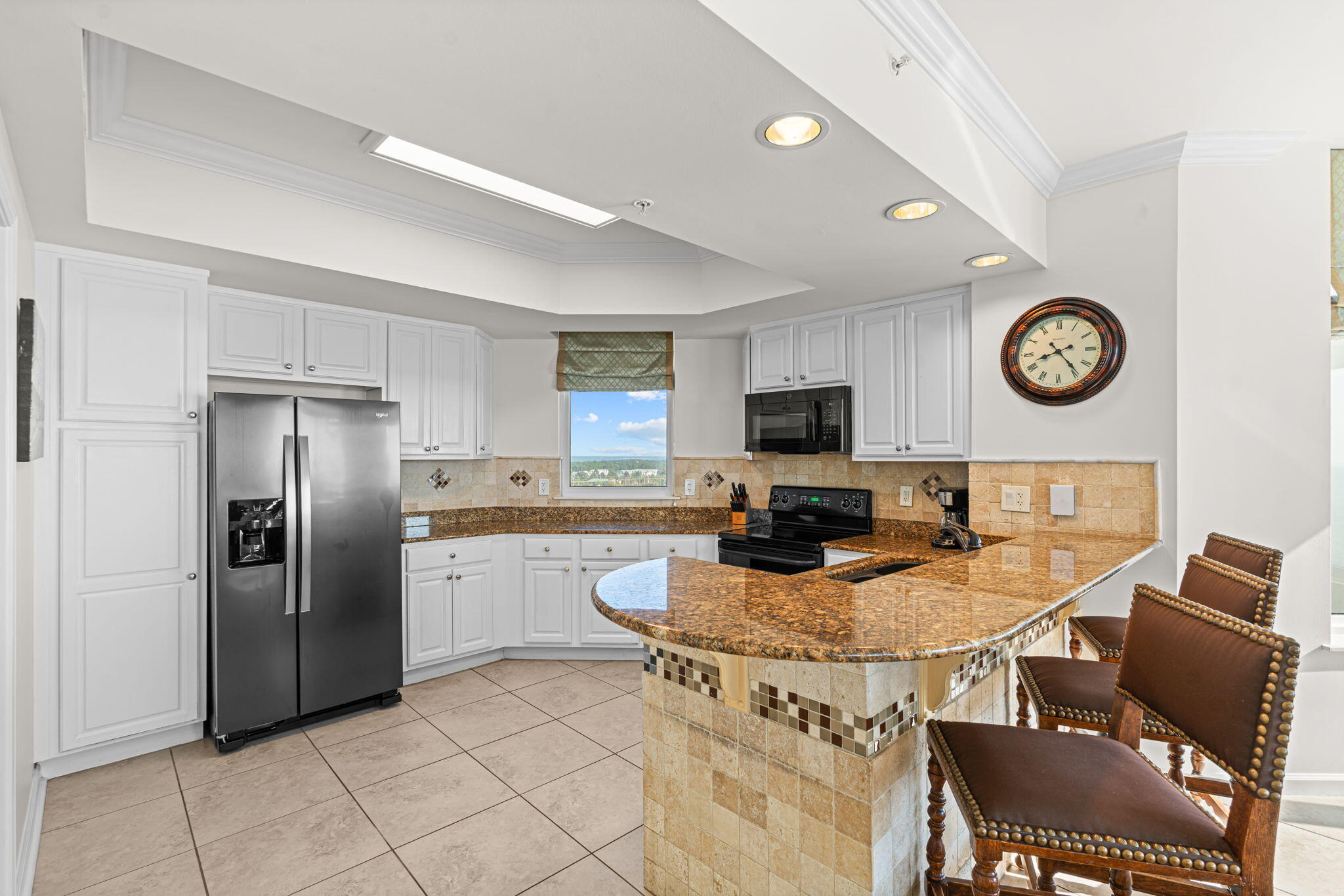 SILVER BEACH TOWERS - Residential