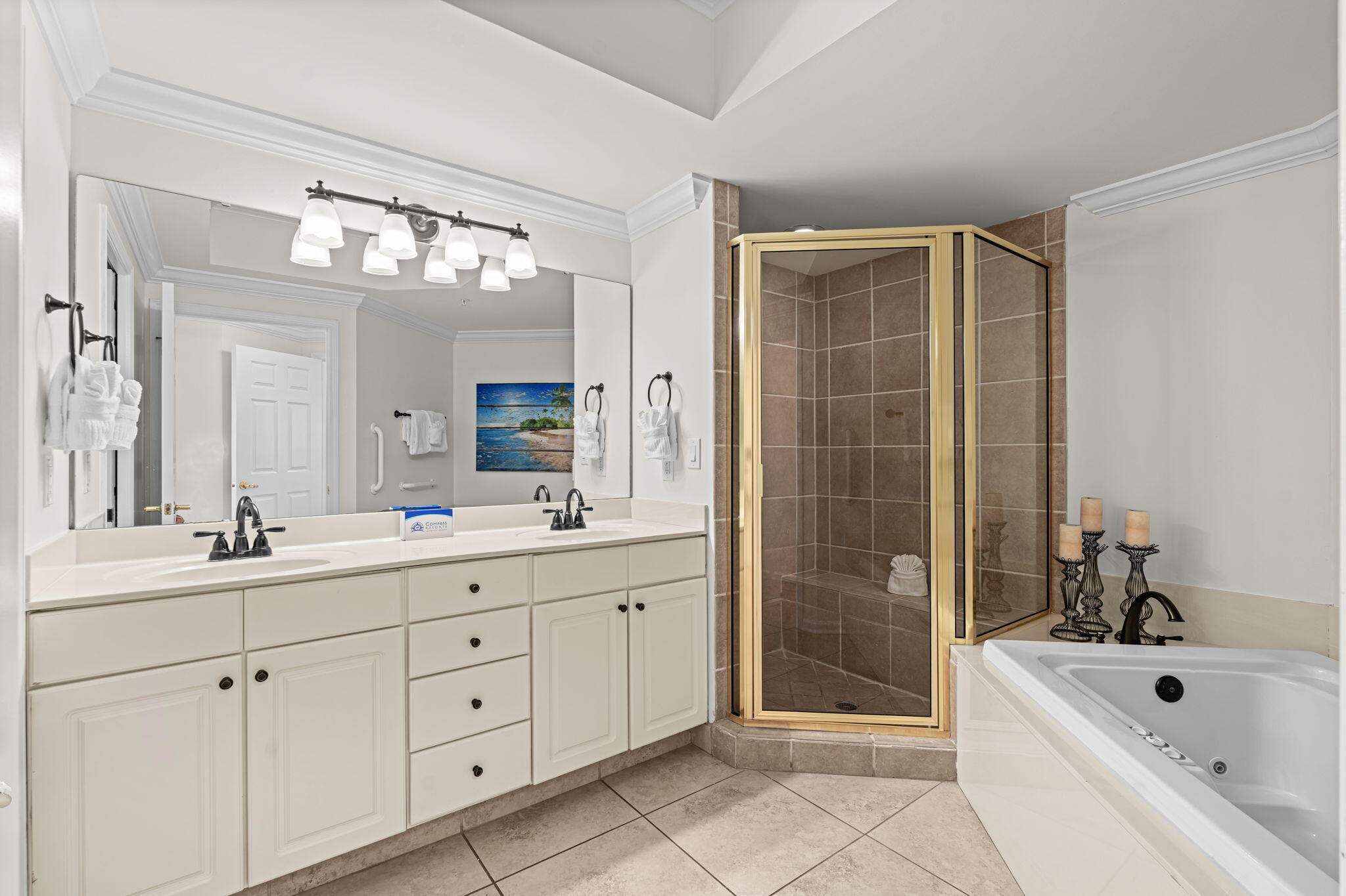 SILVER BEACH TOWERS - Residential