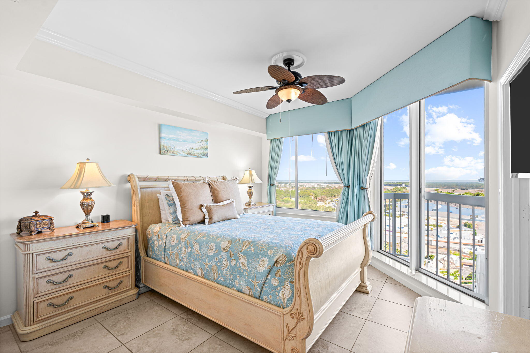 SILVER BEACH TOWERS - Residential