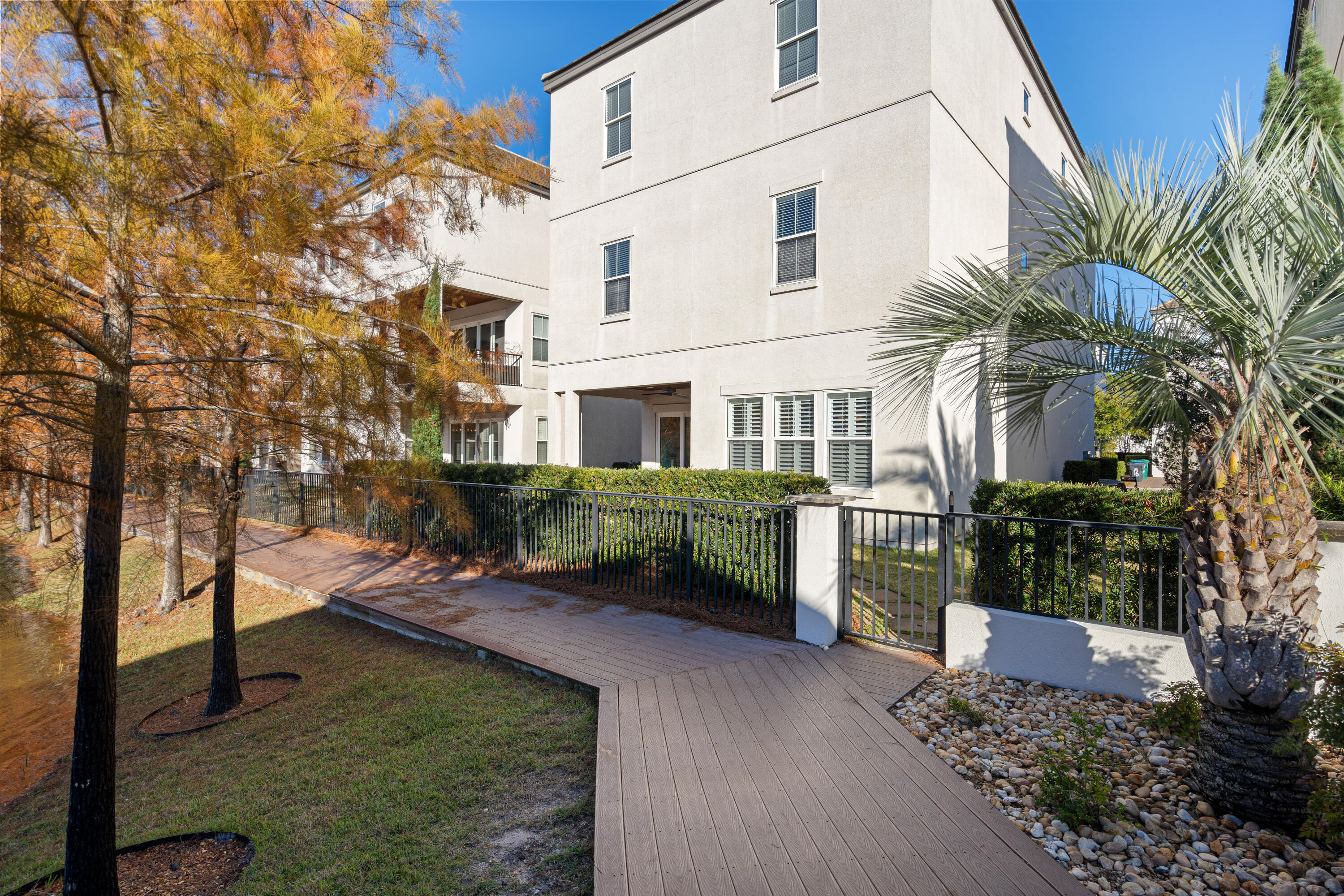 The Retreat at Miramar - Residential