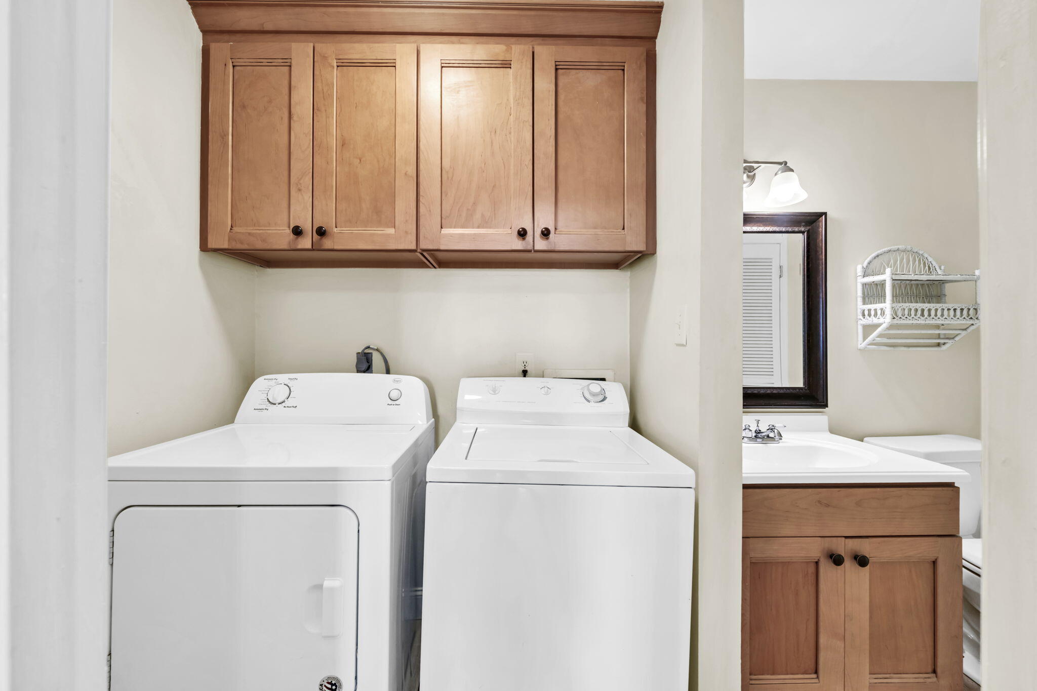 SHORELINE T/H - Residential