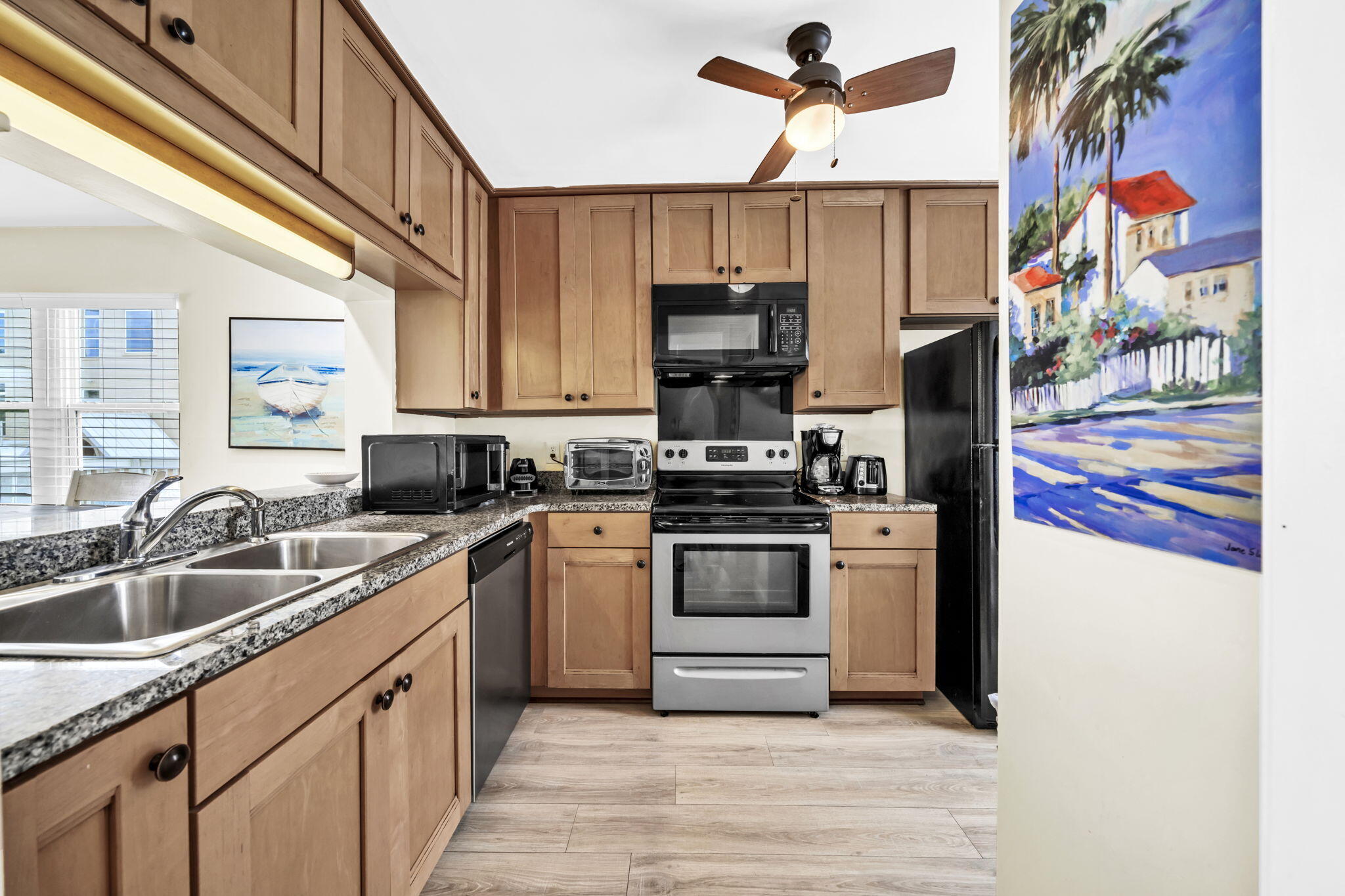 SHORELINE T/H - Residential