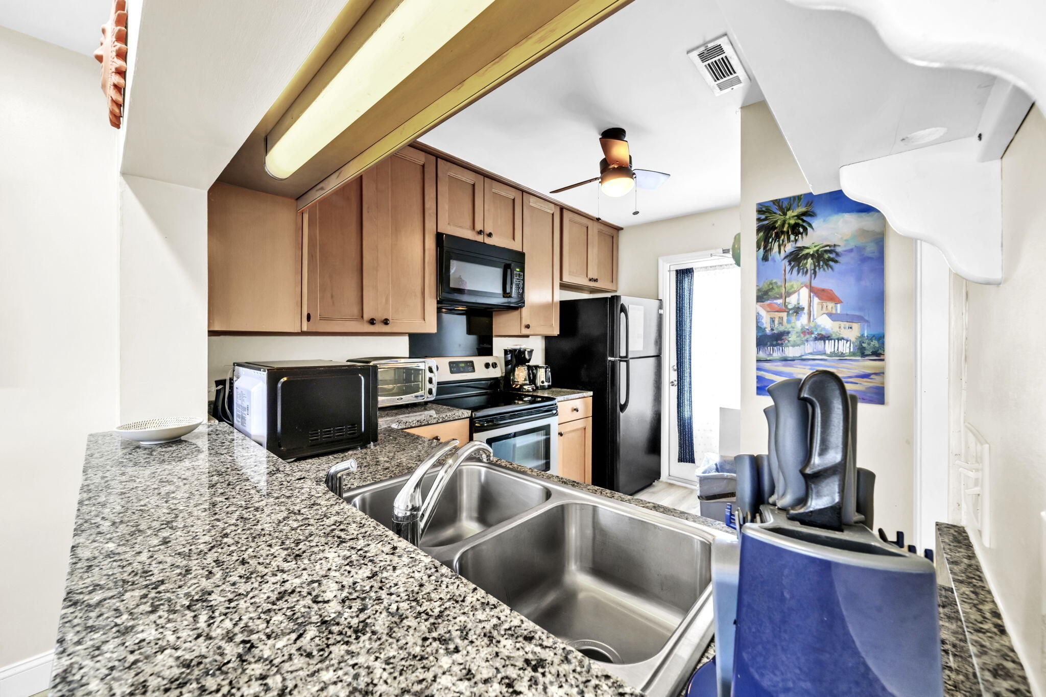 SHORELINE T/H - Residential