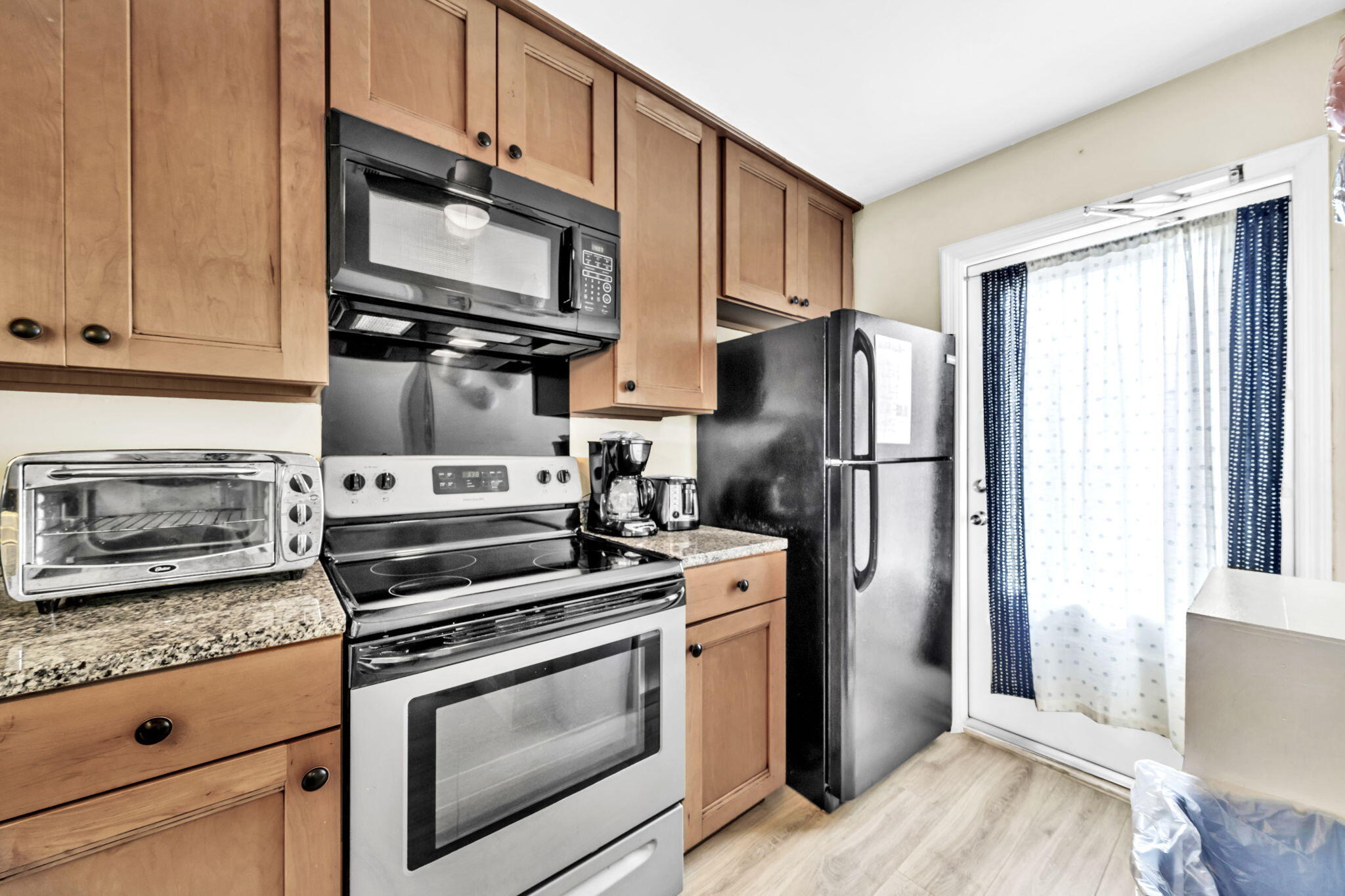 SHORELINE T/H - Residential