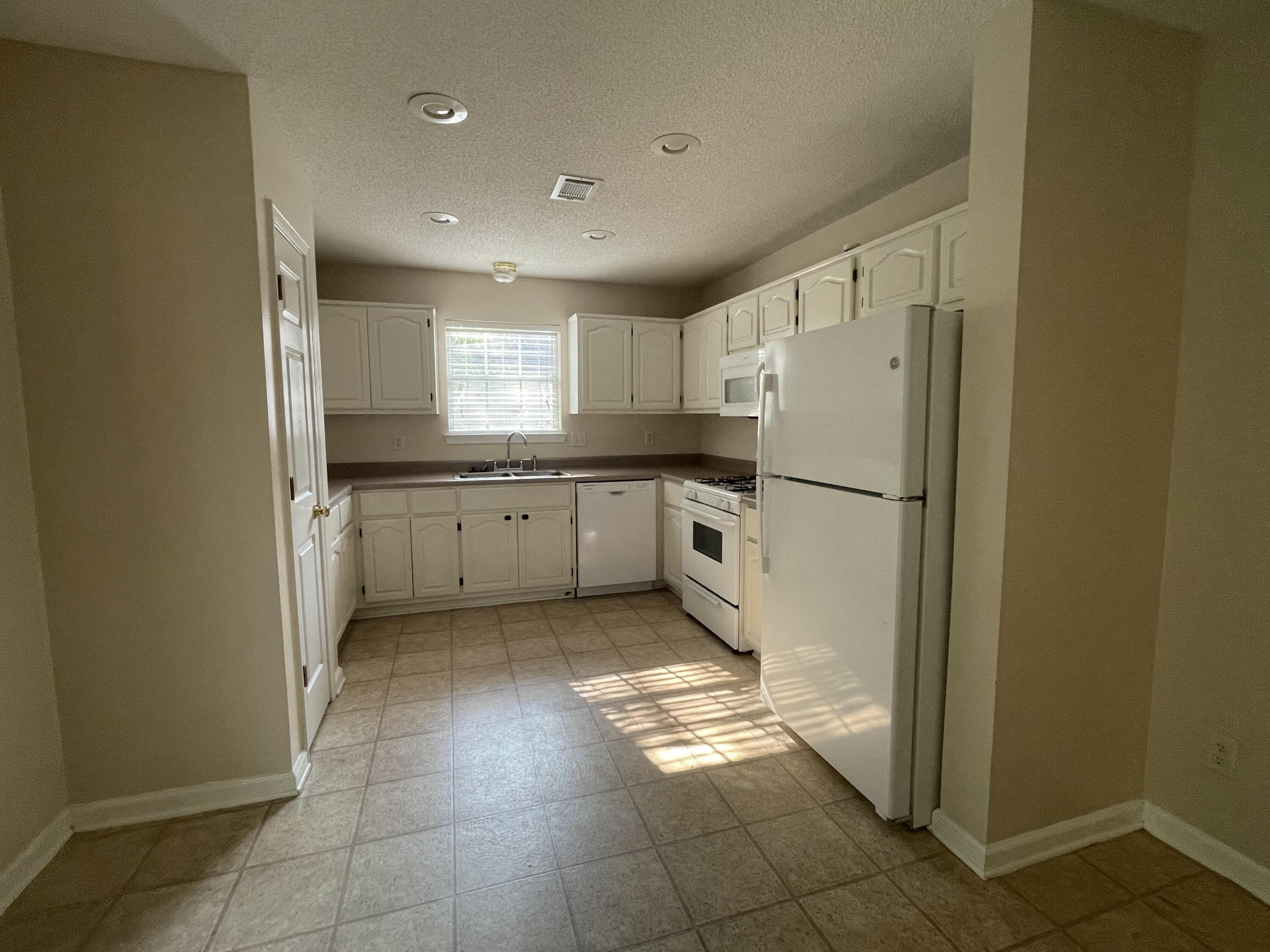 TIMBER WIND - Residential Lease