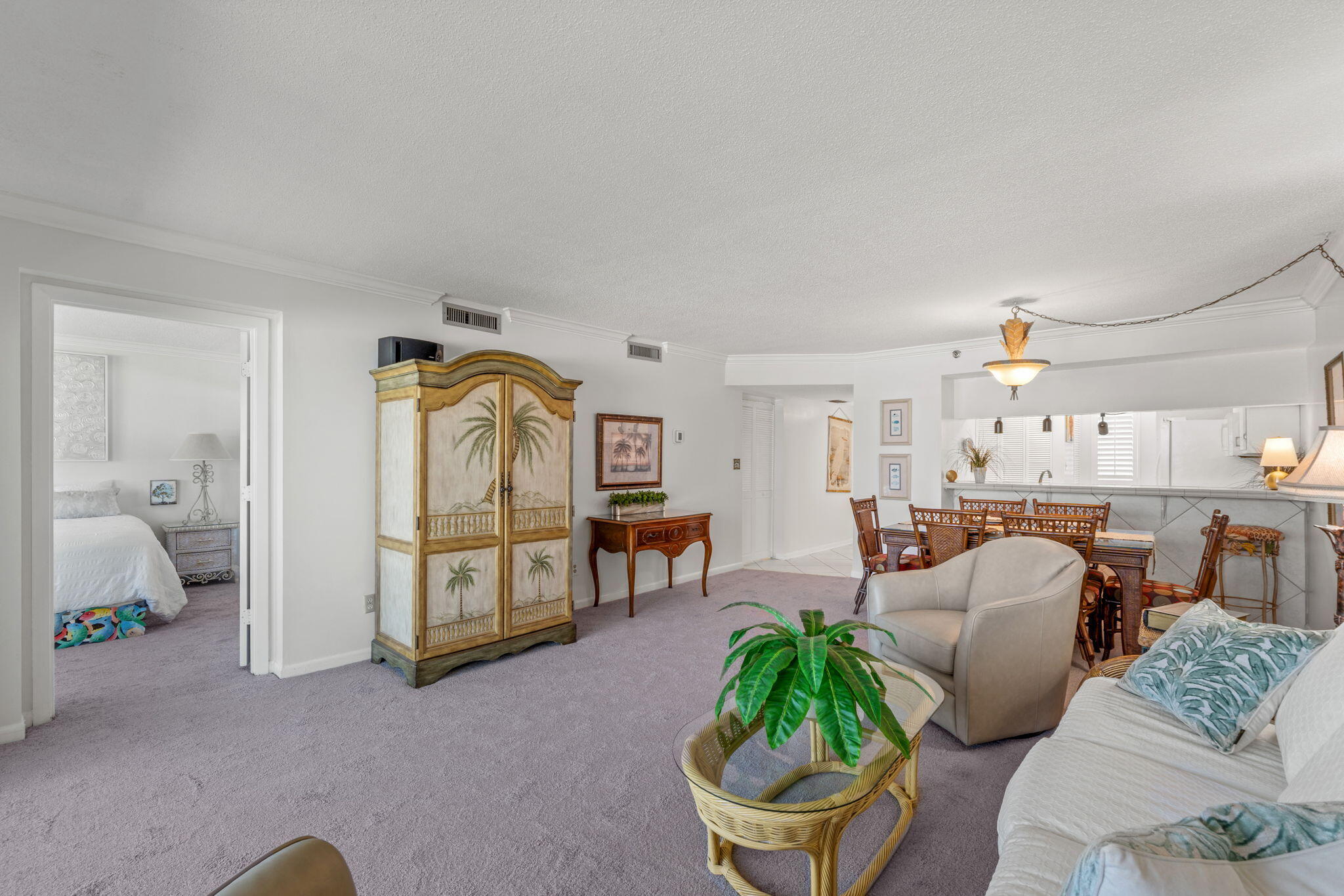 EMERALD TOWERS UNIT 405 - Residential