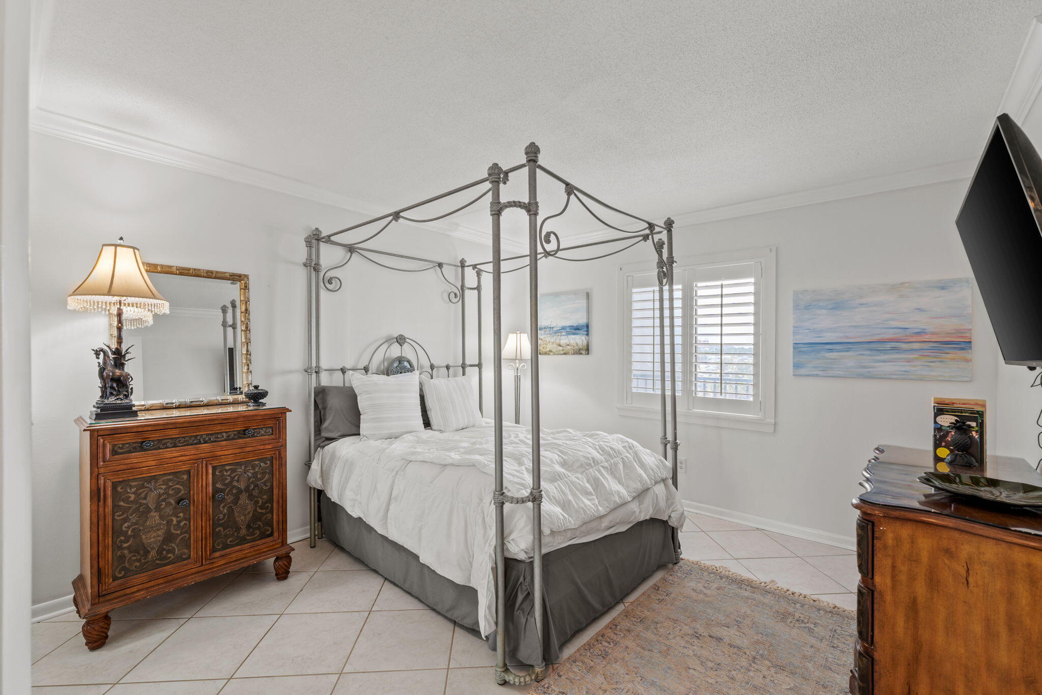 EMERALD TOWERS UNIT 405 - Residential