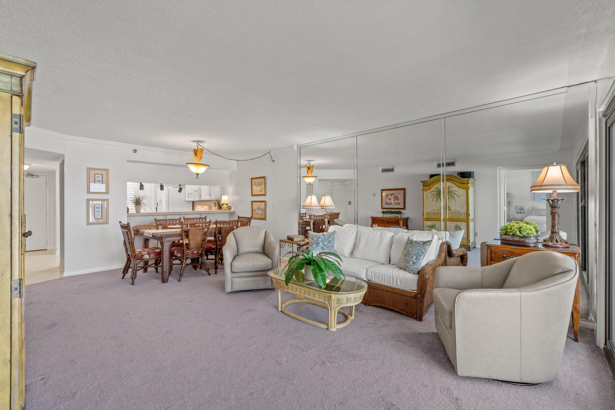 EMERALD TOWERS UNIT 405 - Residential