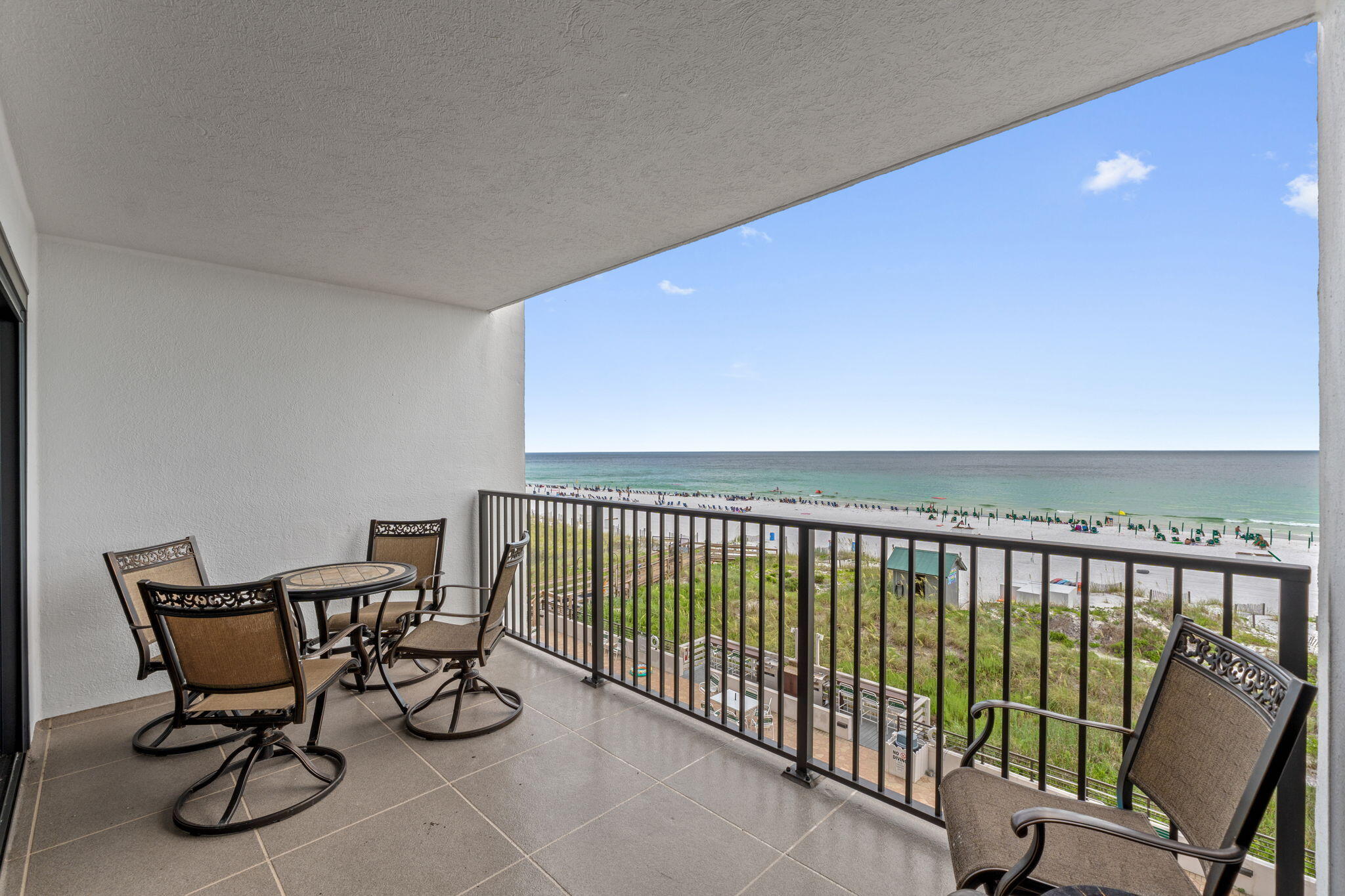 EMERALD TOWERS UNIT 405 - Residential