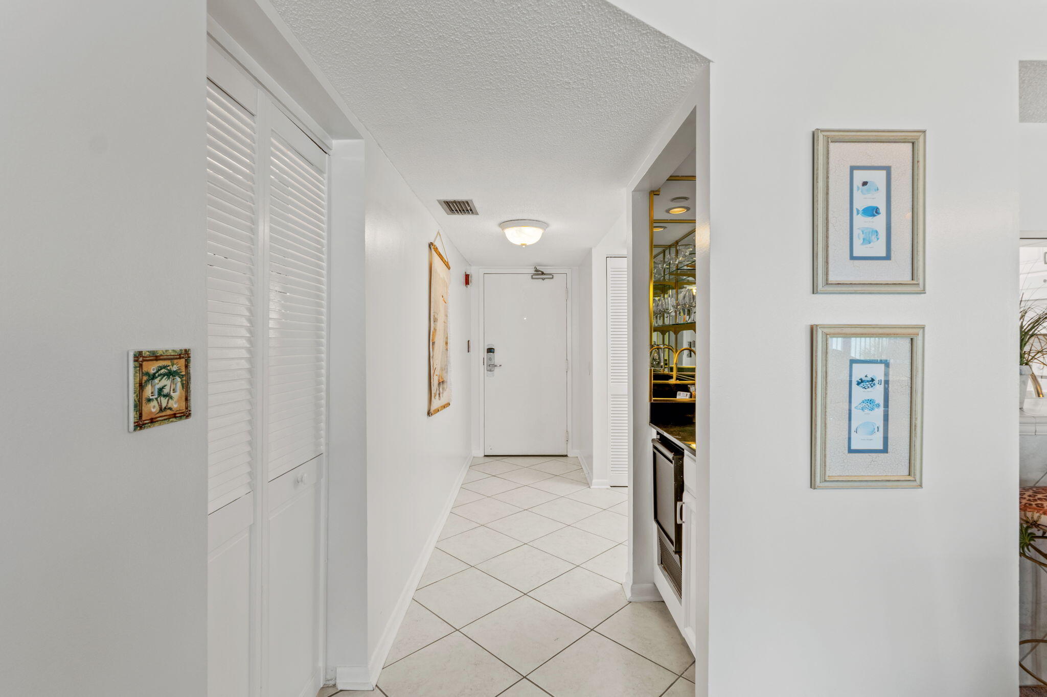 EMERALD TOWERS UNIT 405 - Residential