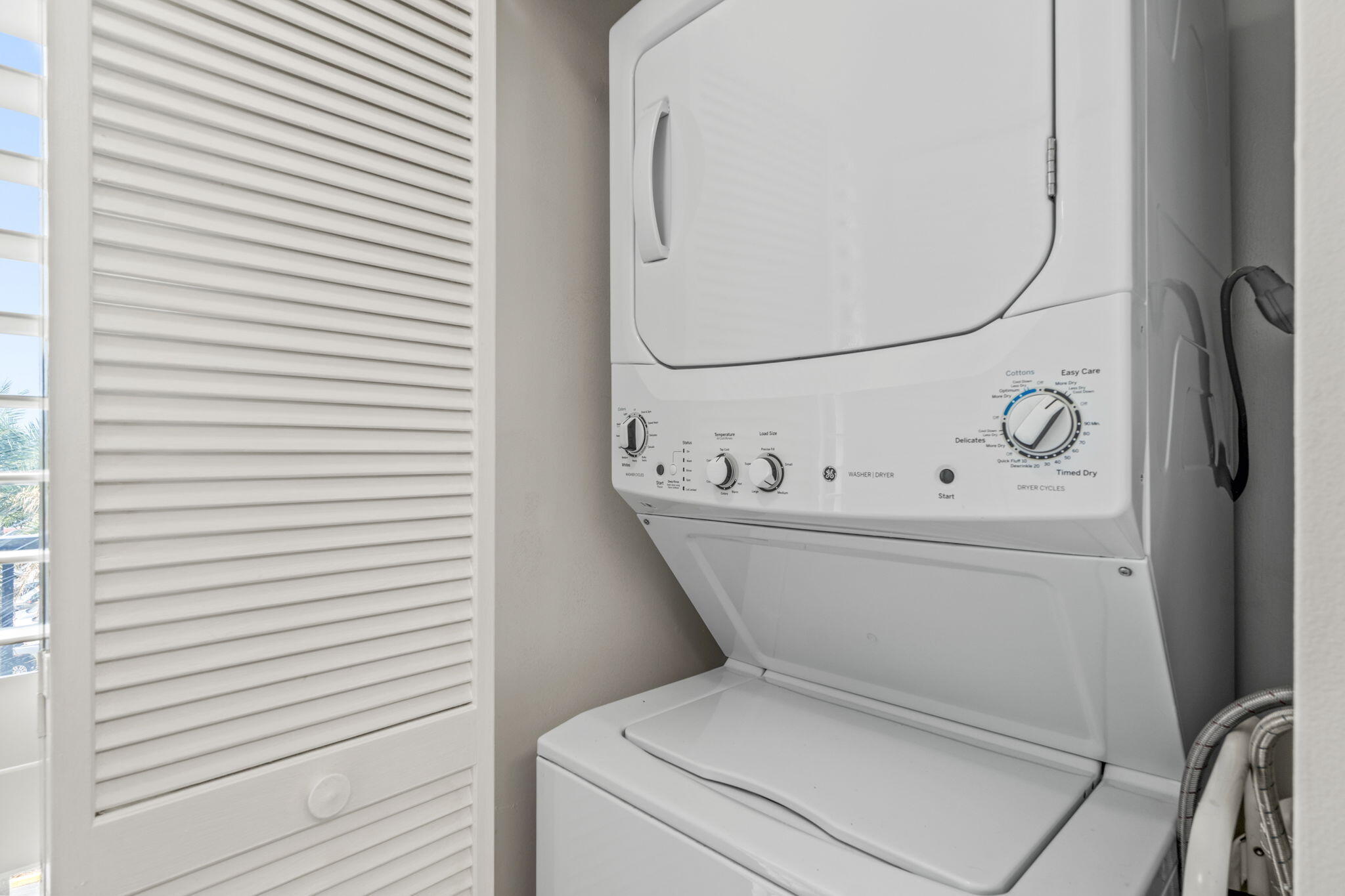 EMERALD TOWERS UNIT 405 - Residential