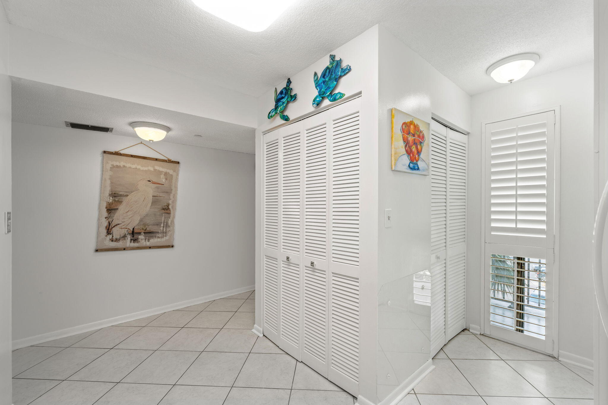 EMERALD TOWERS UNIT 405 - Residential