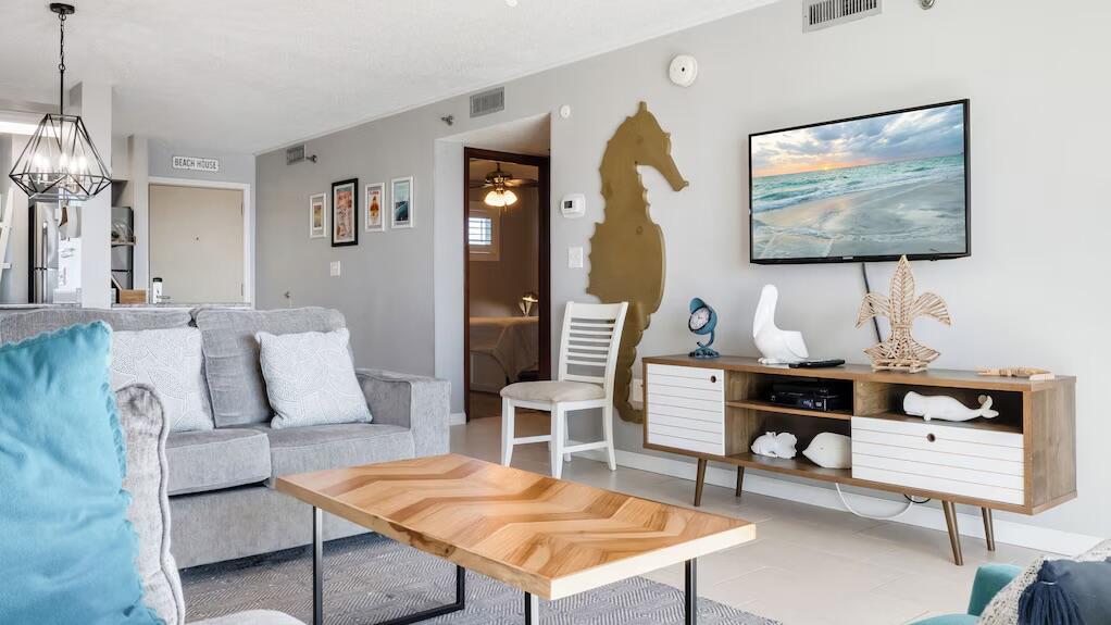 Islander unit 618 - Residential