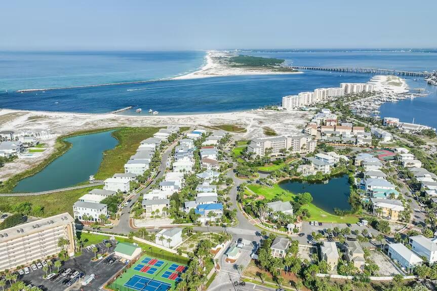 Islander unit 618 - Residential