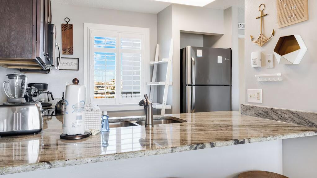 Islander unit 618 - Residential