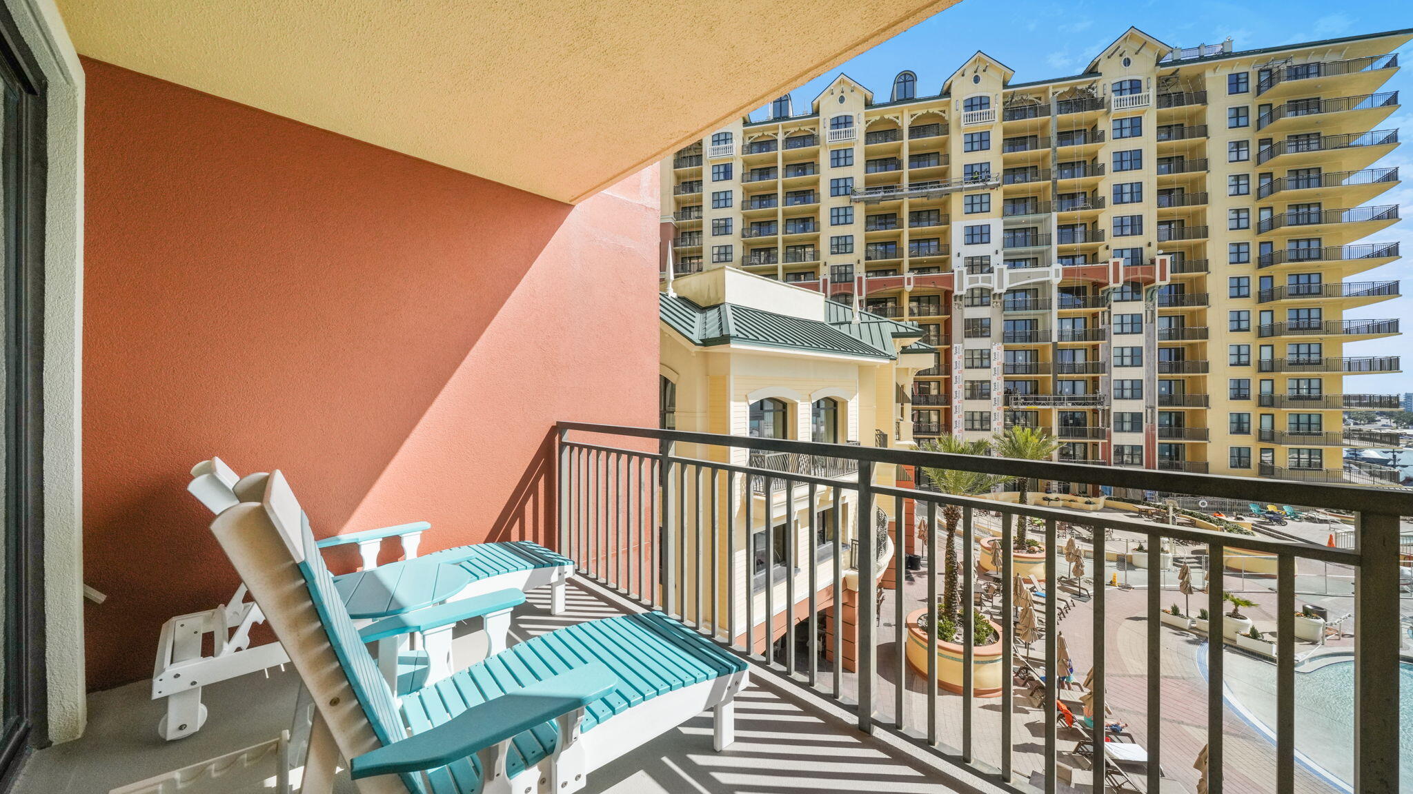 EMERALD GRANDE - Residential