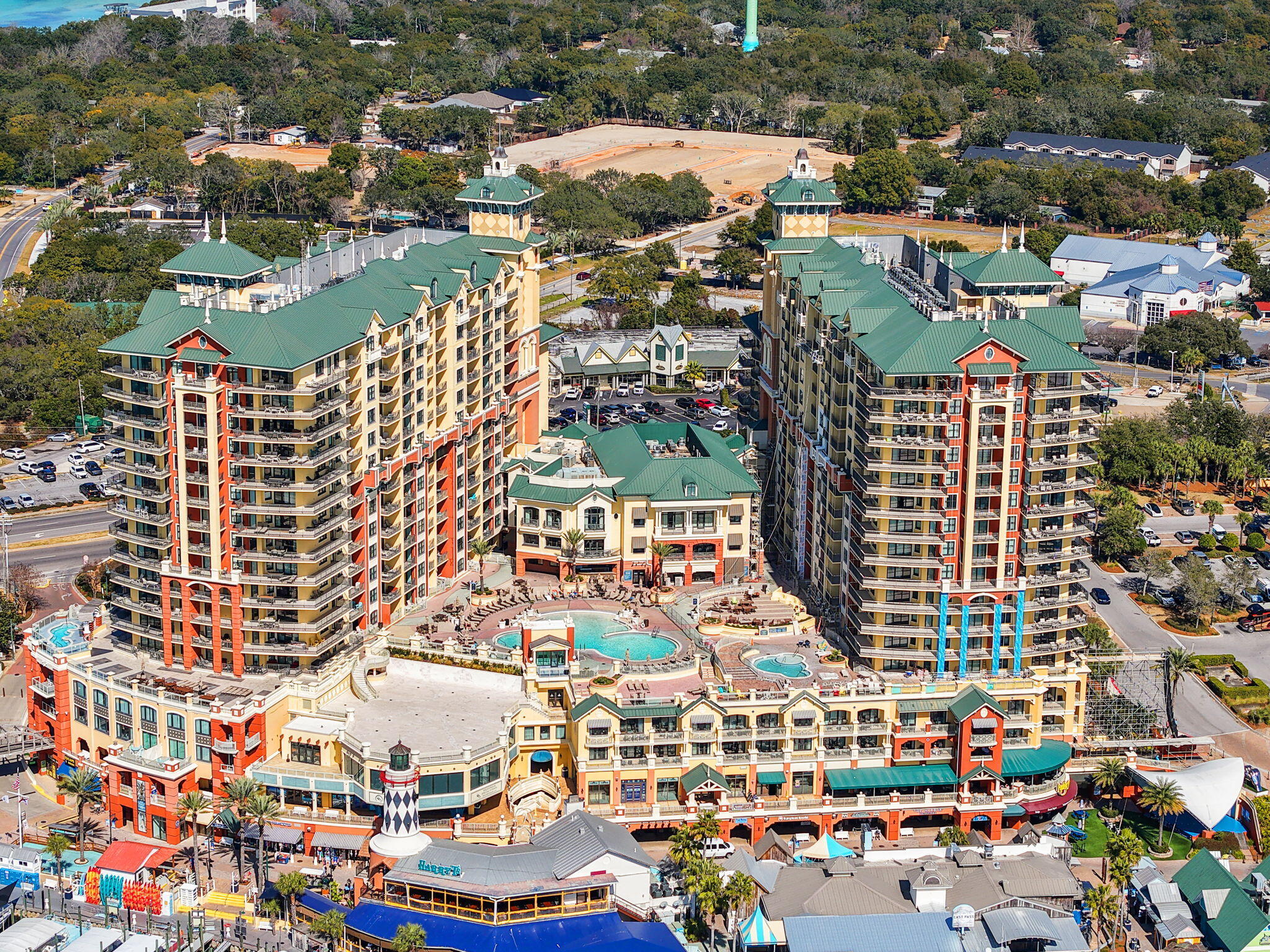 EMERALD GRANDE - Residential