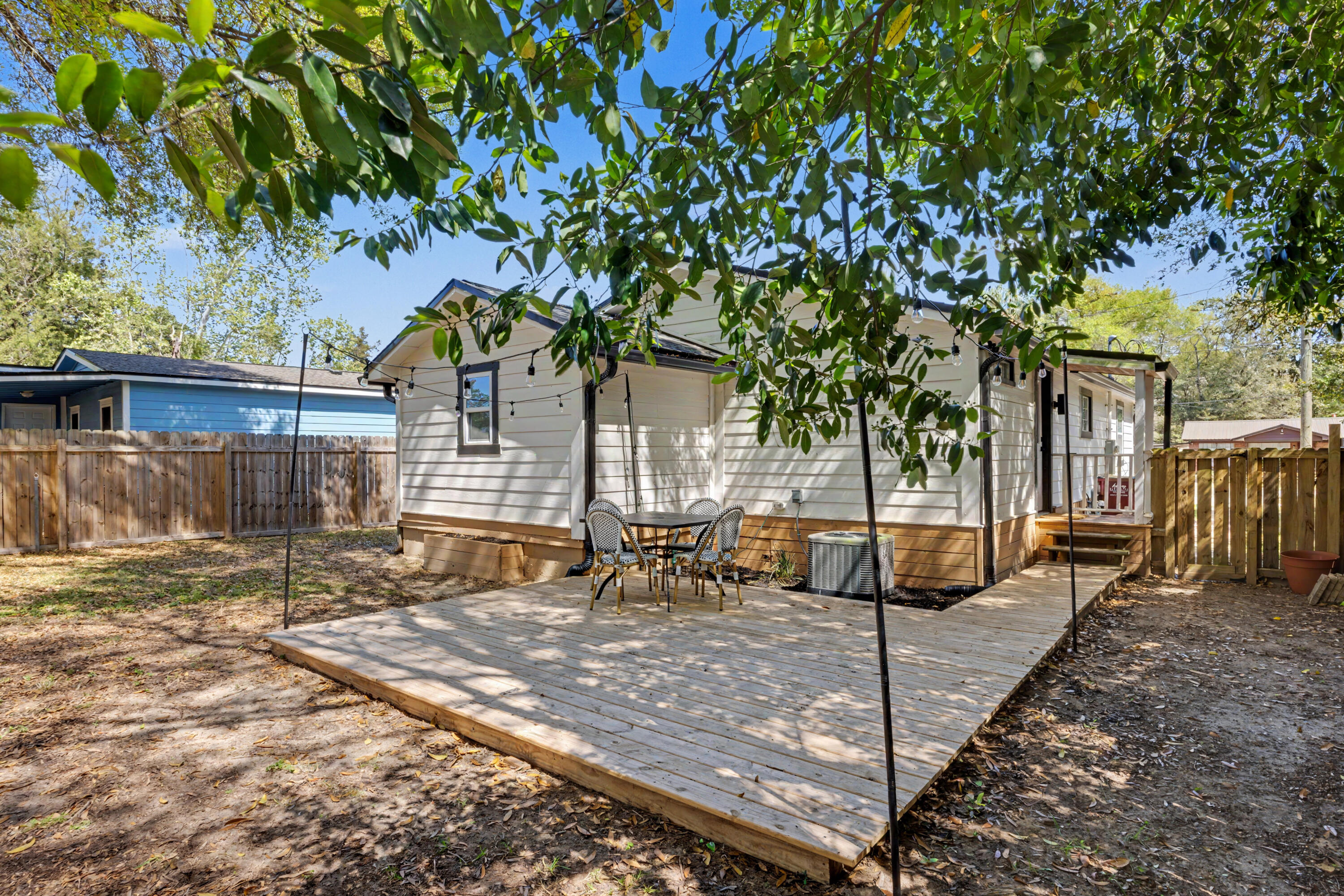 CRESTVIEW - Residential