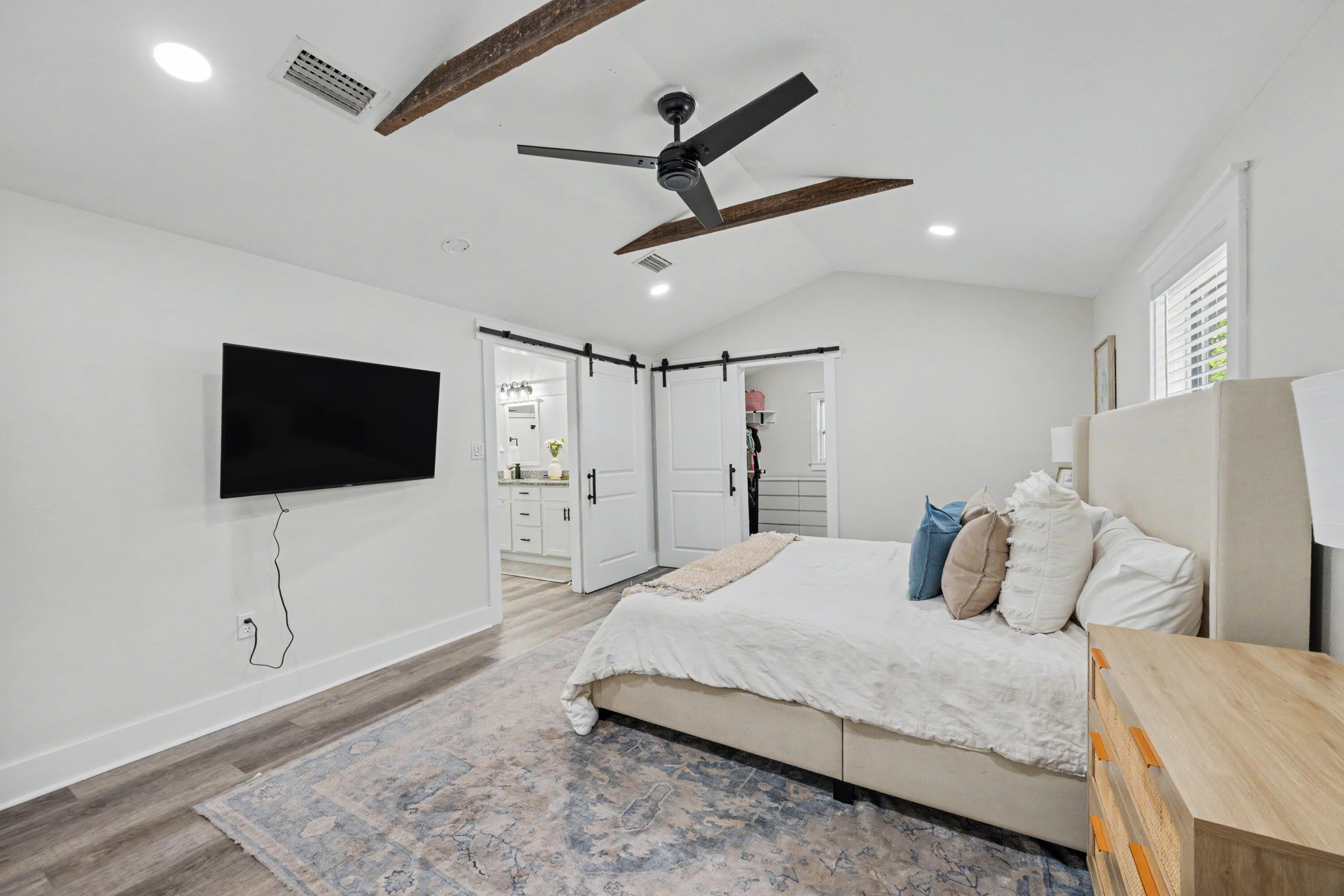 CRESTVIEW - Residential