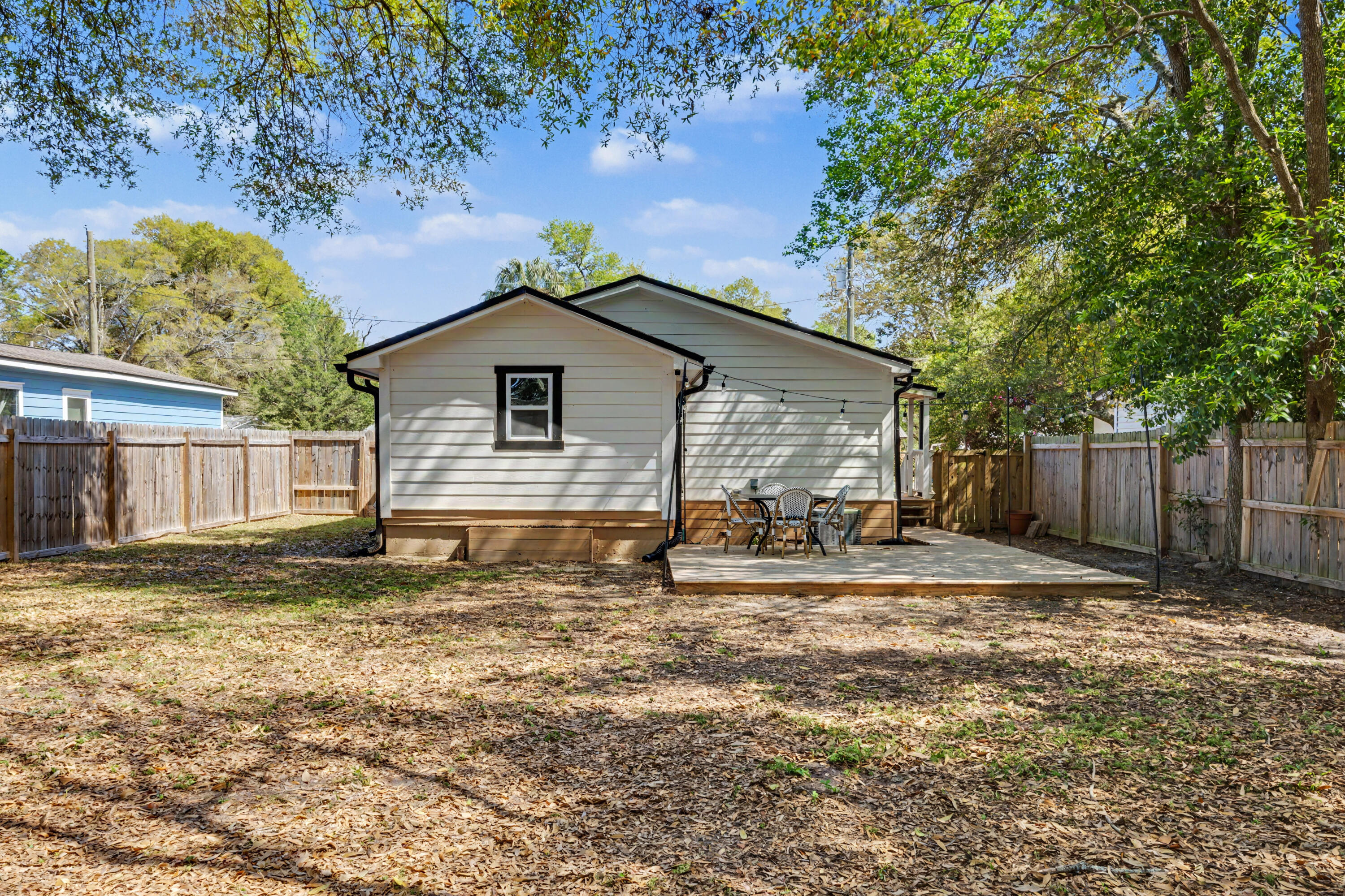 CRESTVIEW - Residential