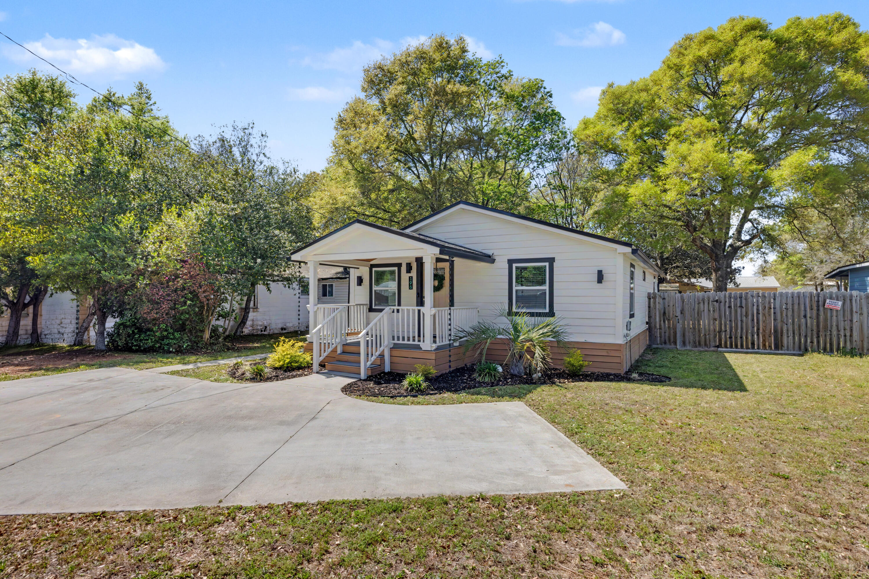 CRESTVIEW - Residential