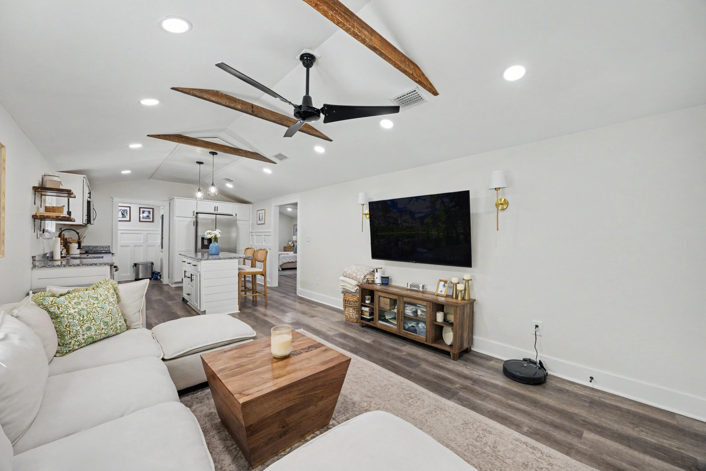 CRESTVIEW - Residential