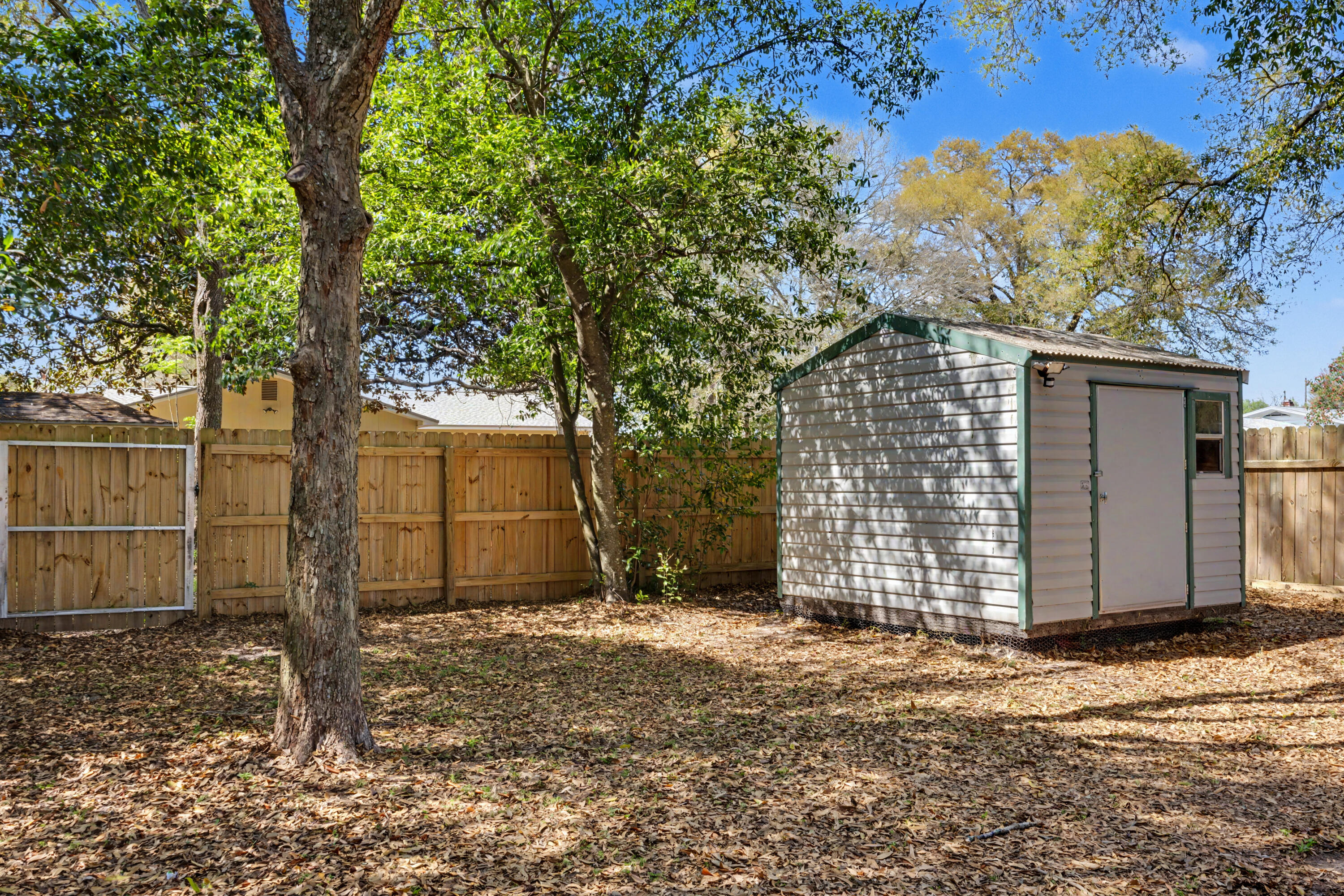 CRESTVIEW - Residential