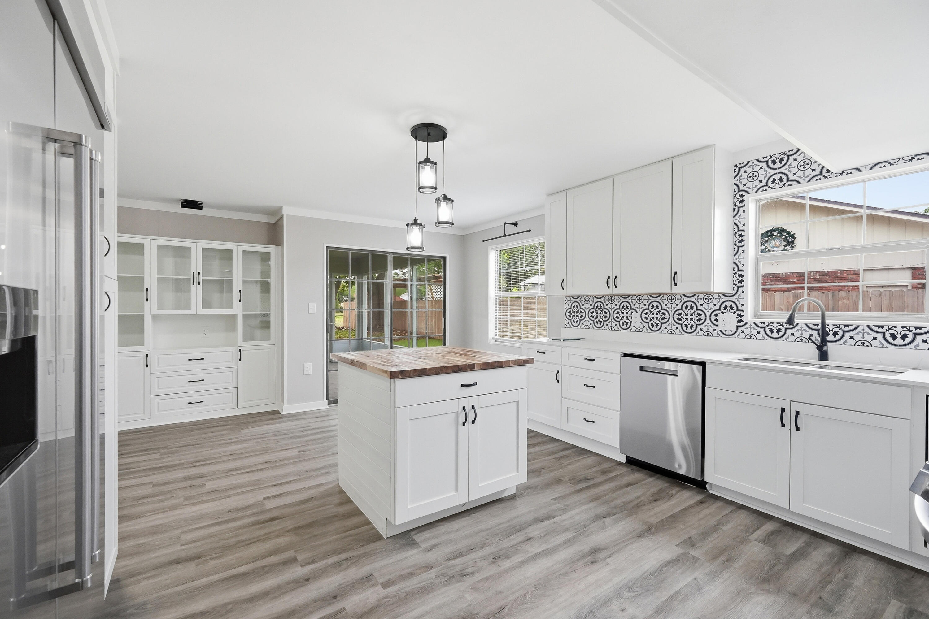LAKE LORRAINE ESTATES - Residential