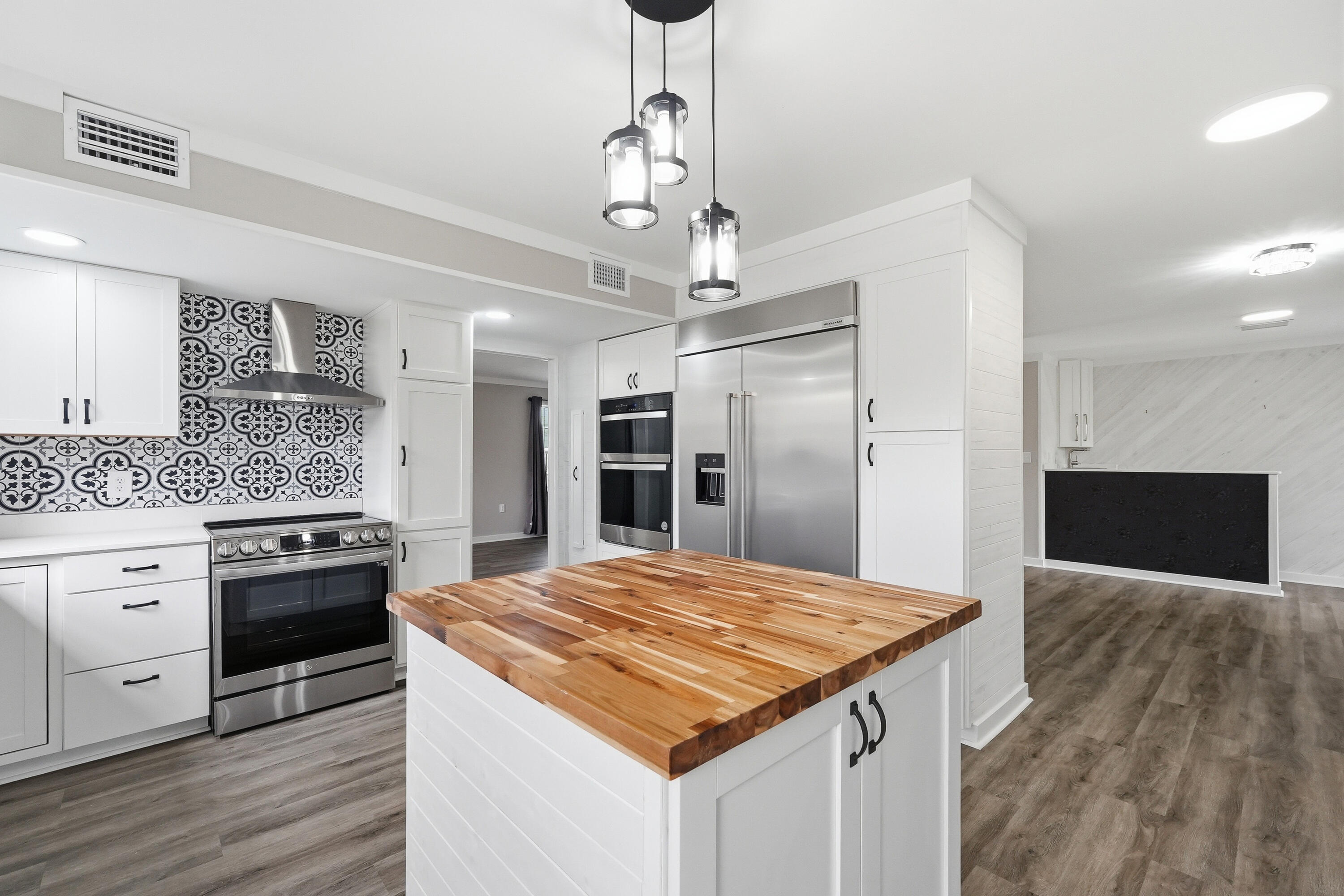 LAKE LORRAINE ESTATES - Residential