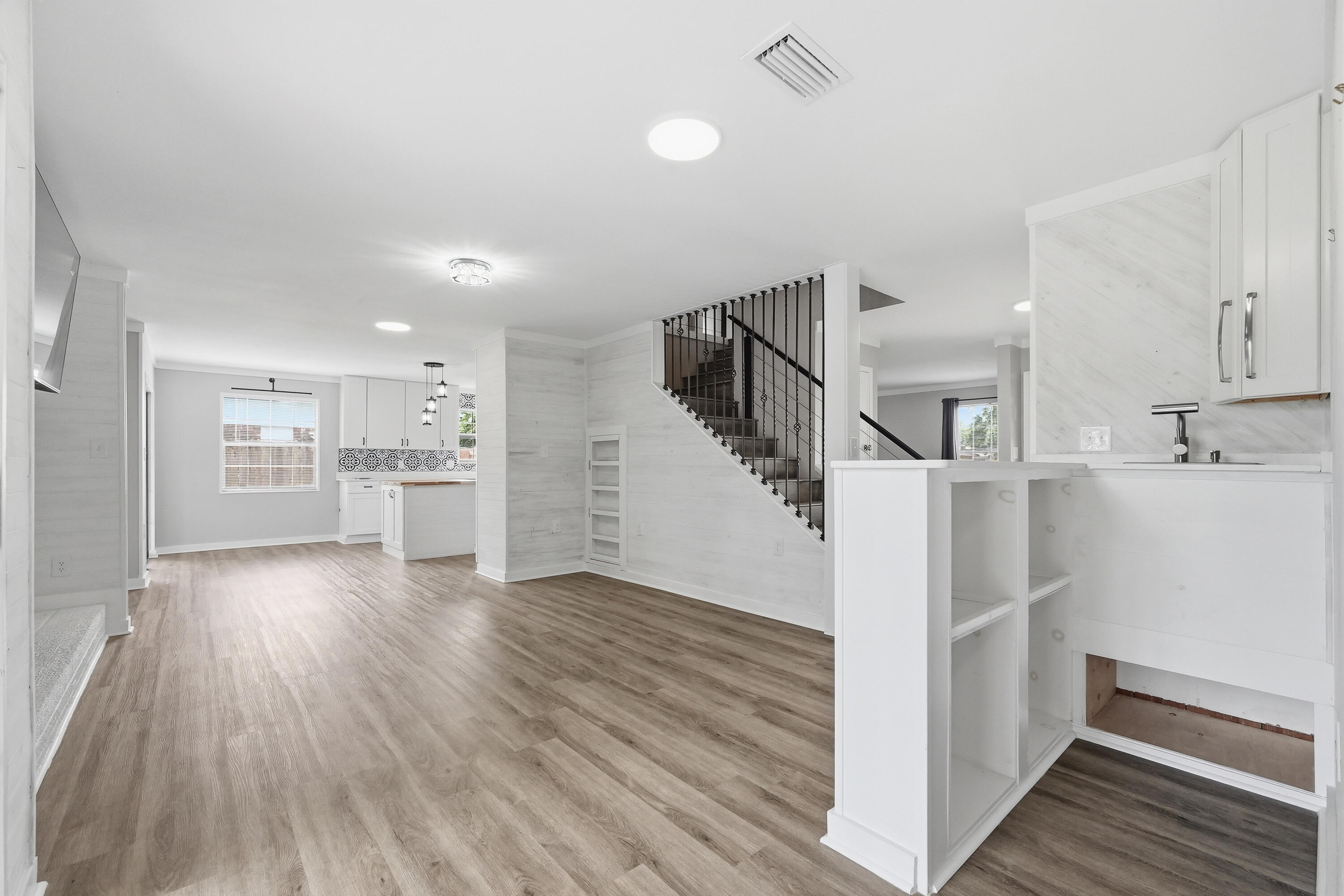 LAKE LORRAINE ESTATES - Residential