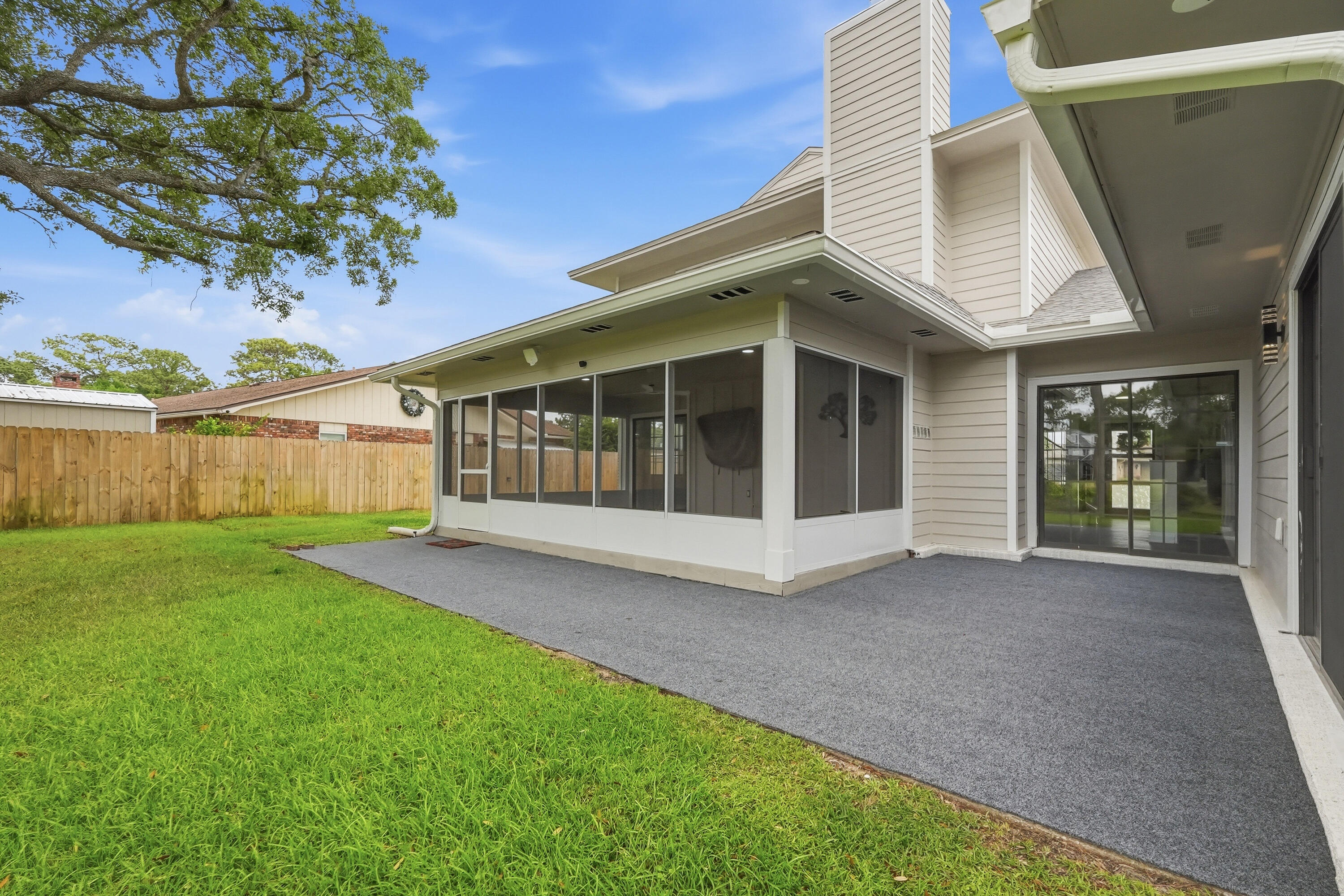 LAKE LORRAINE ESTATES - Residential