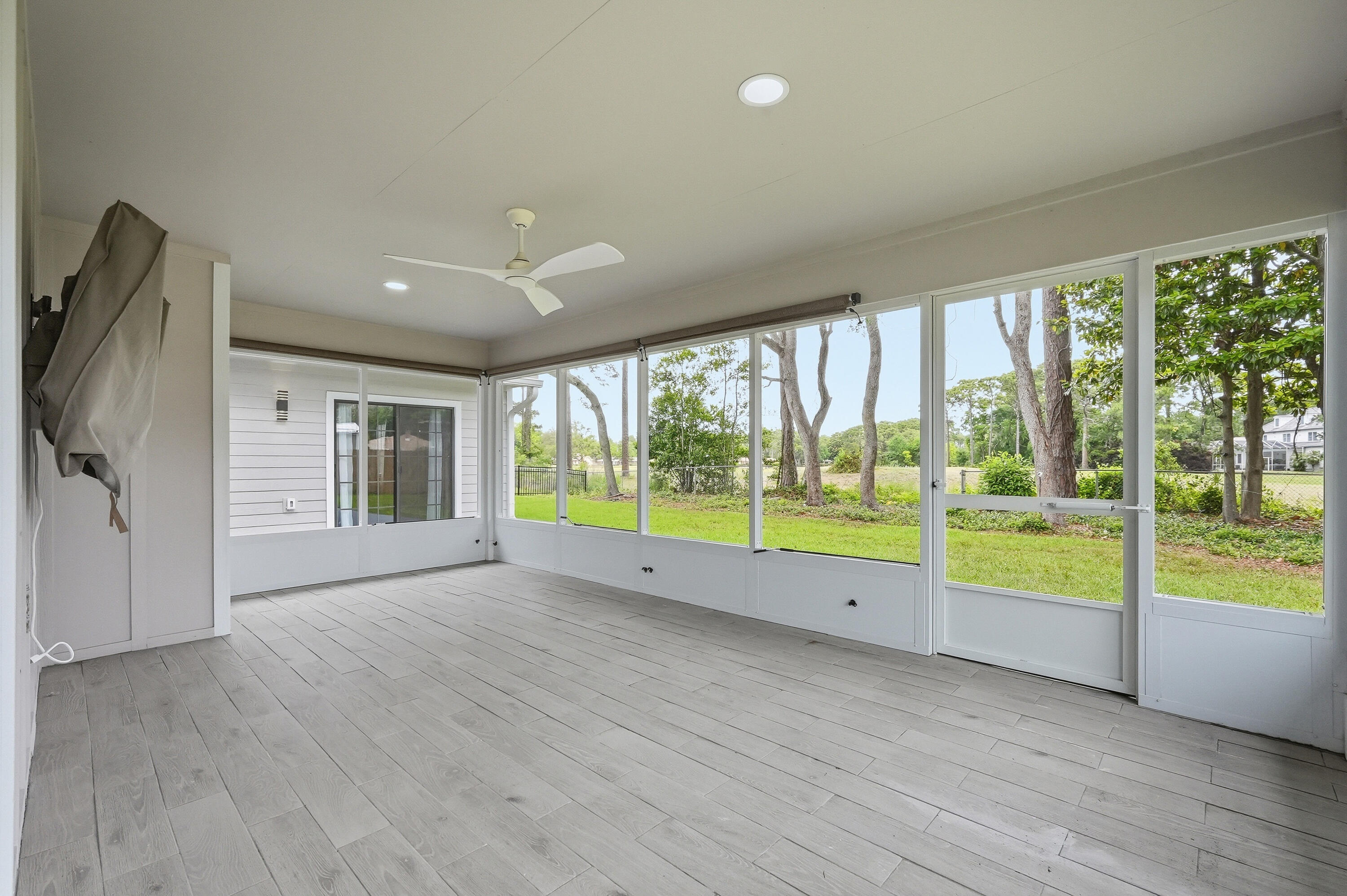 LAKE LORRAINE ESTATES - Residential