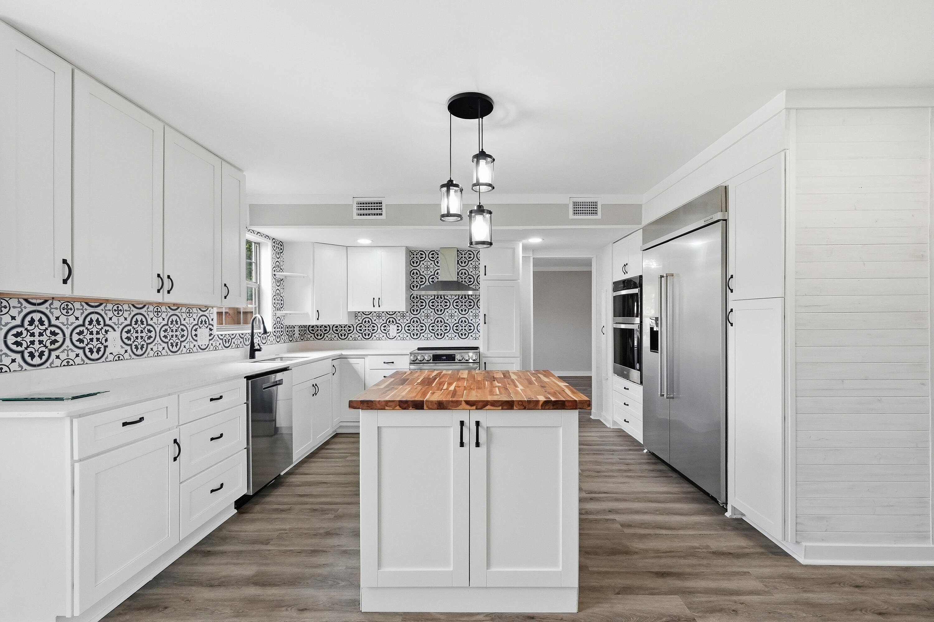 LAKE LORRAINE ESTATES - Residential