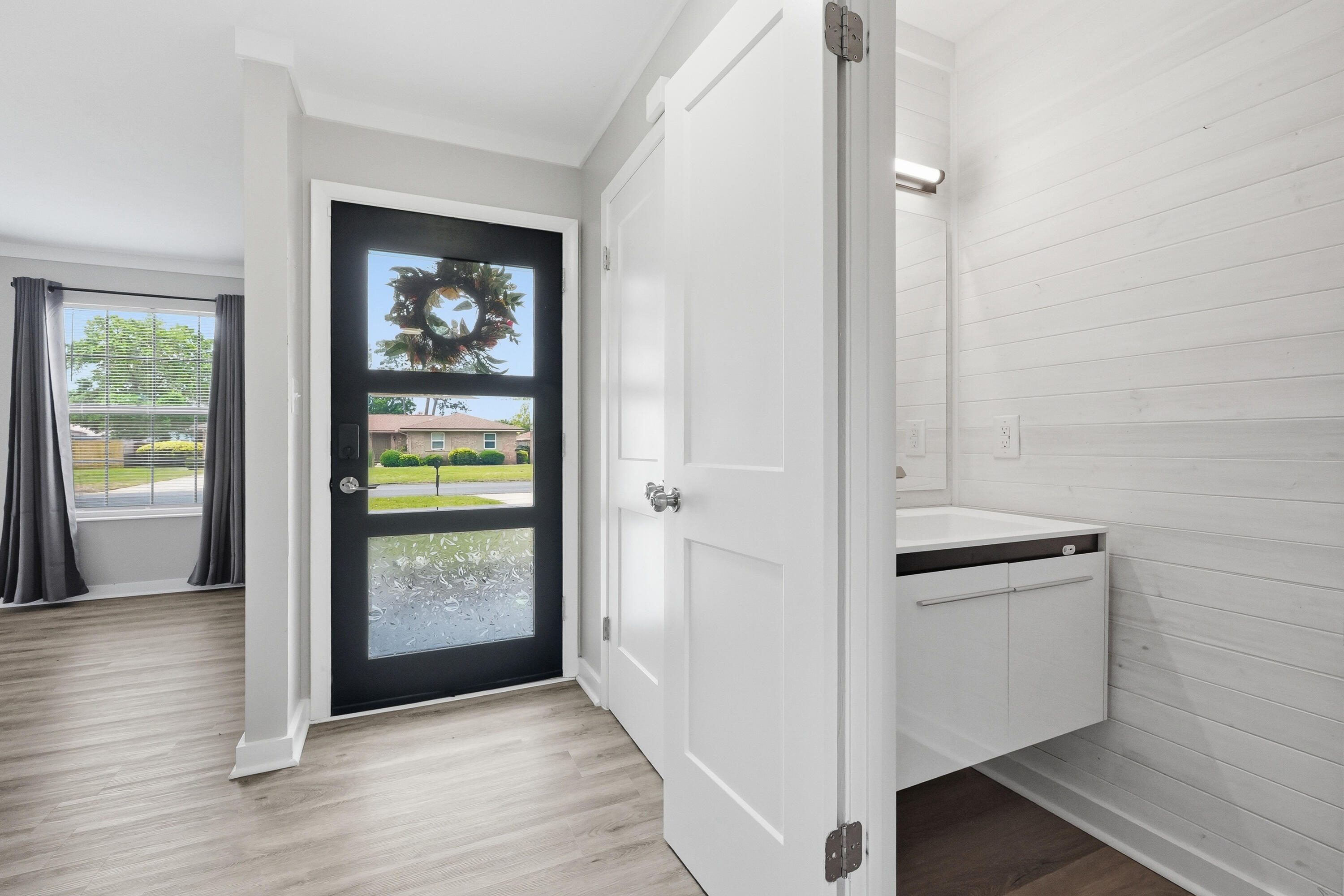 LAKE LORRAINE ESTATES - Residential