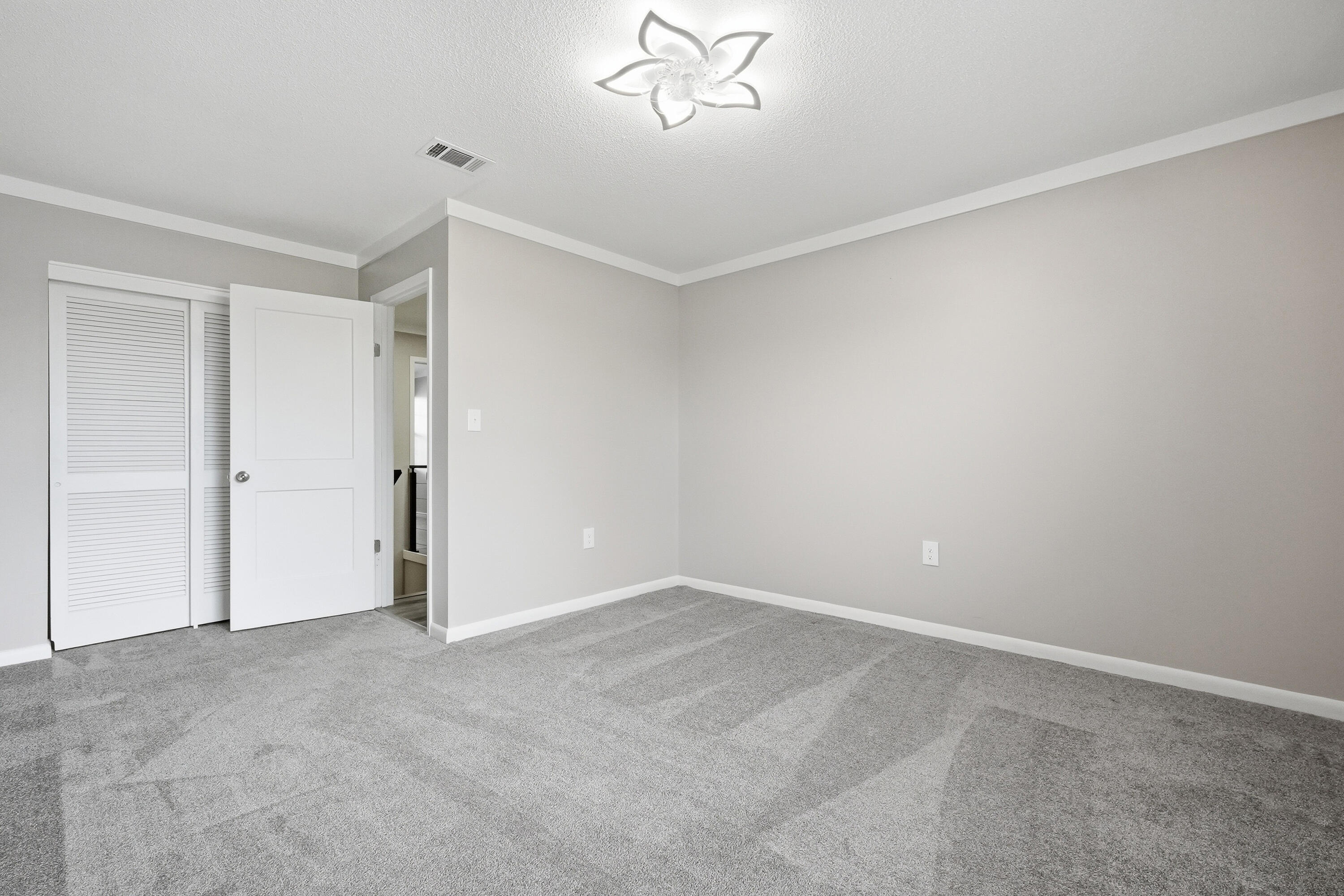LAKE LORRAINE ESTATES - Residential