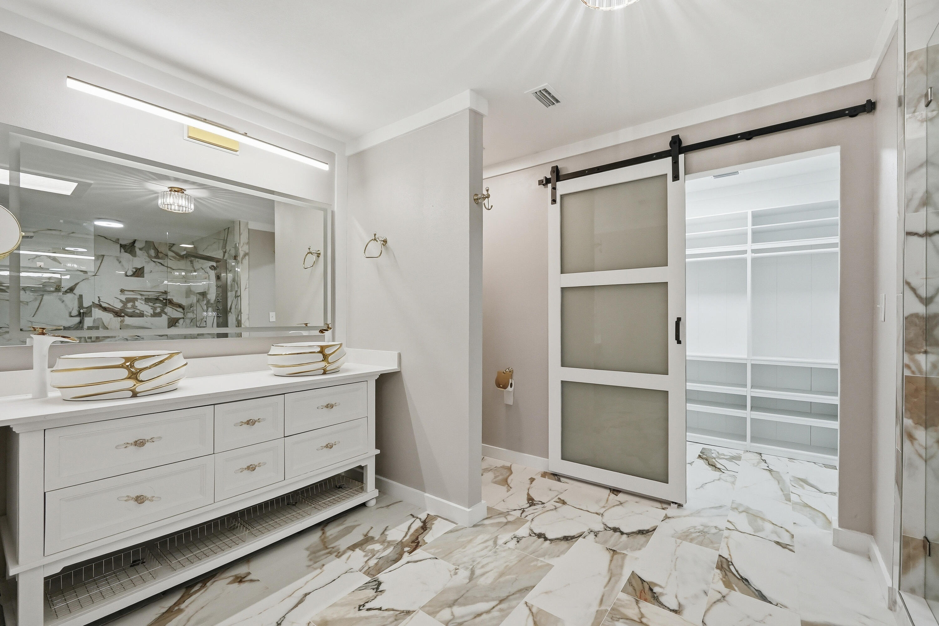 LAKE LORRAINE ESTATES - Residential