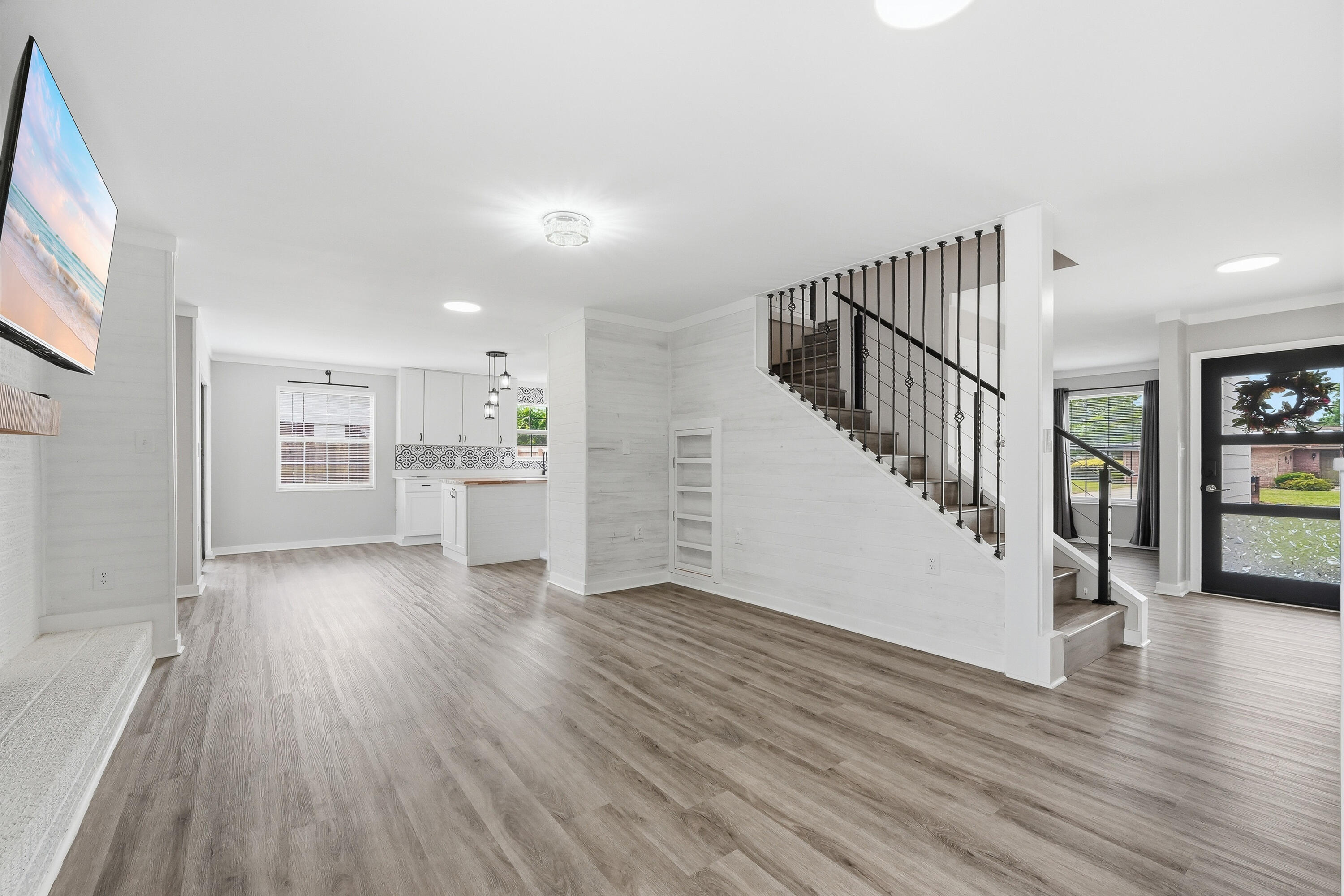 LAKE LORRAINE ESTATES - Residential