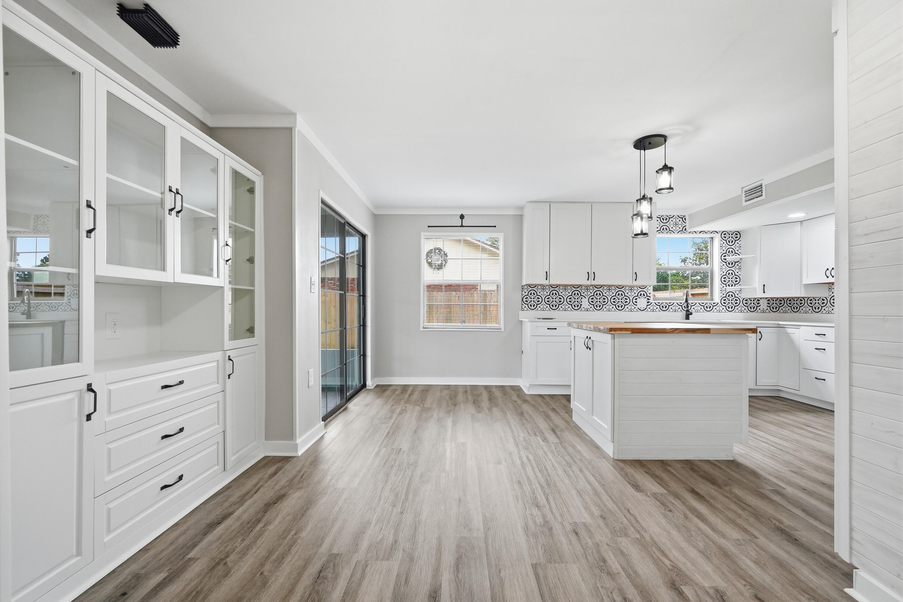 LAKE LORRAINE ESTATES - Residential