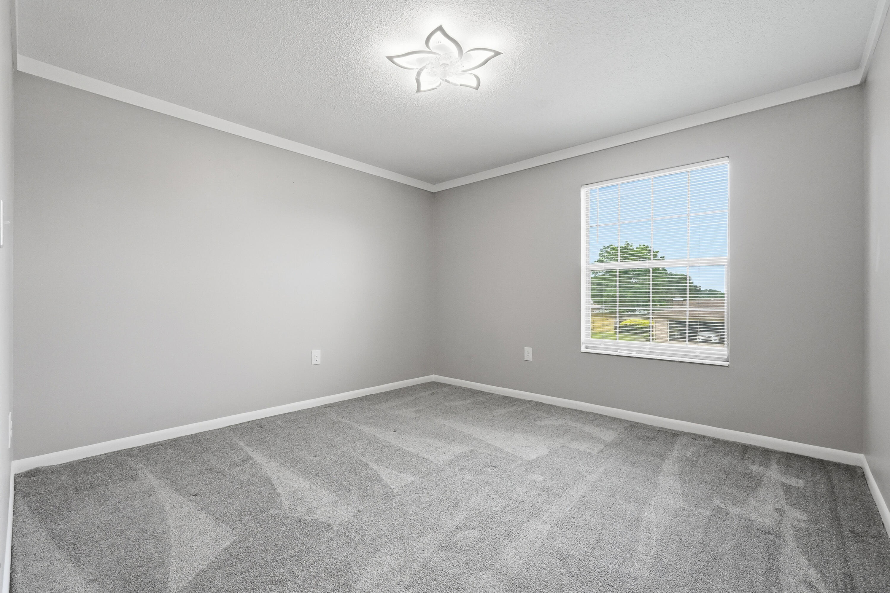 LAKE LORRAINE ESTATES - Residential
