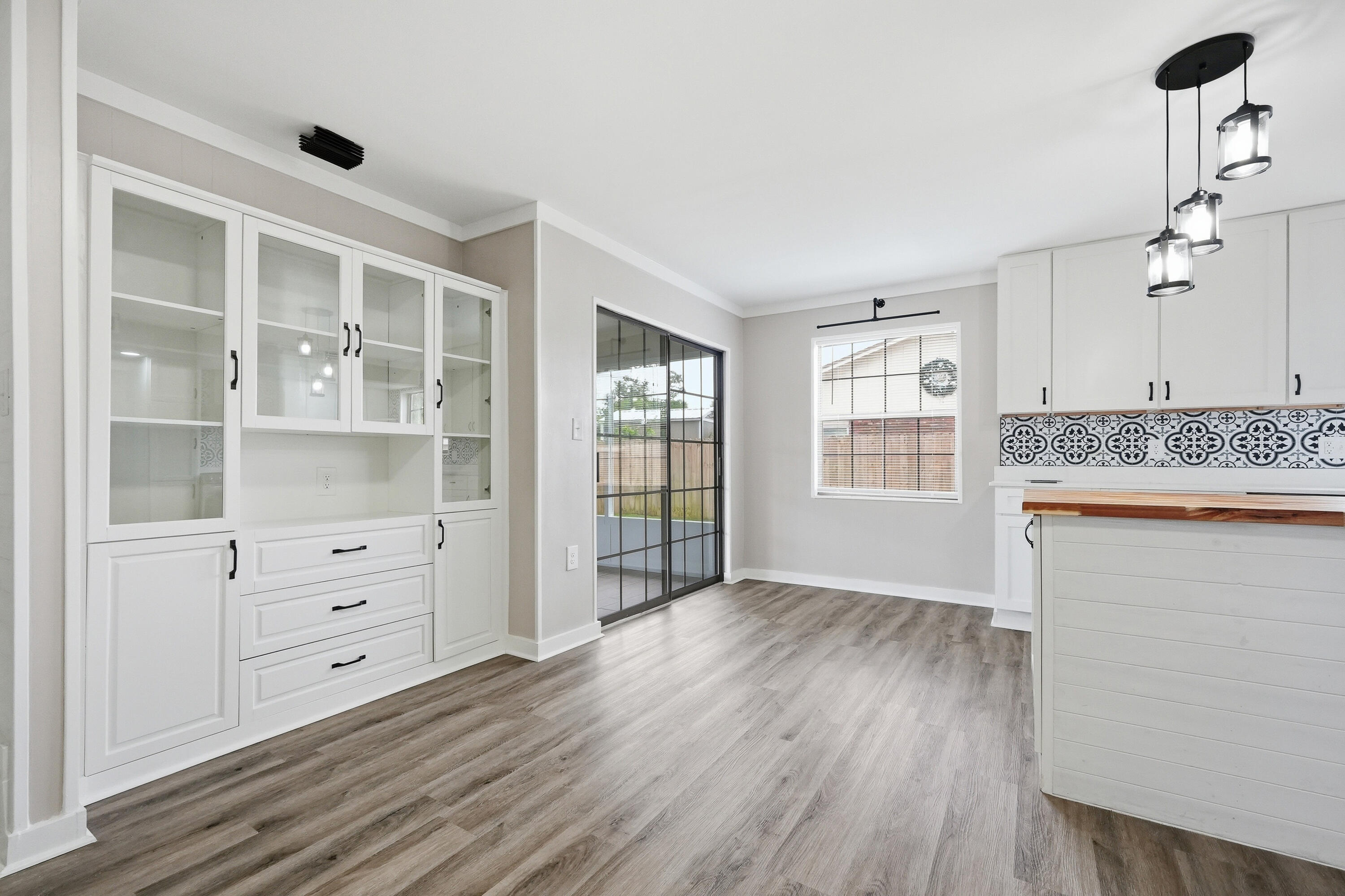 LAKE LORRAINE ESTATES - Residential