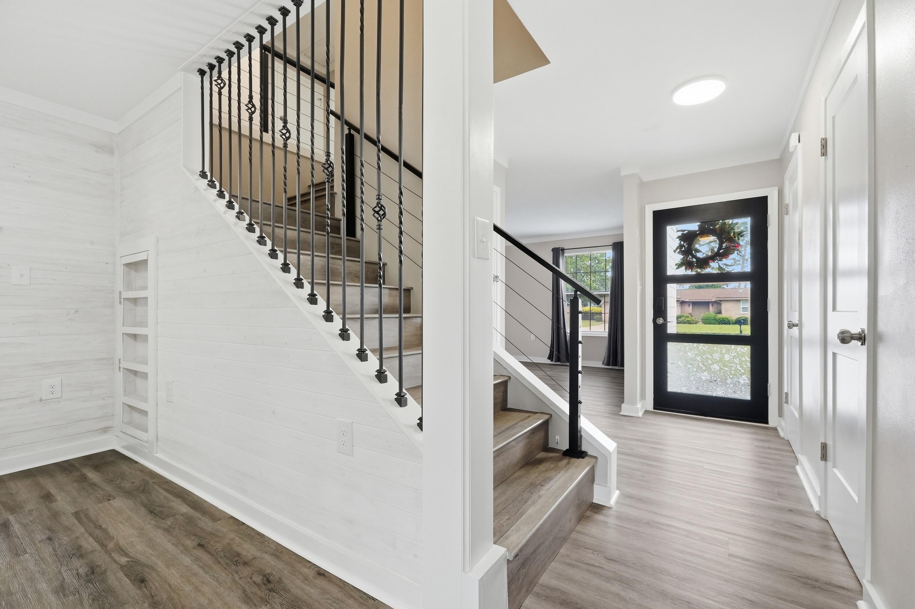 LAKE LORRAINE ESTATES - Residential
