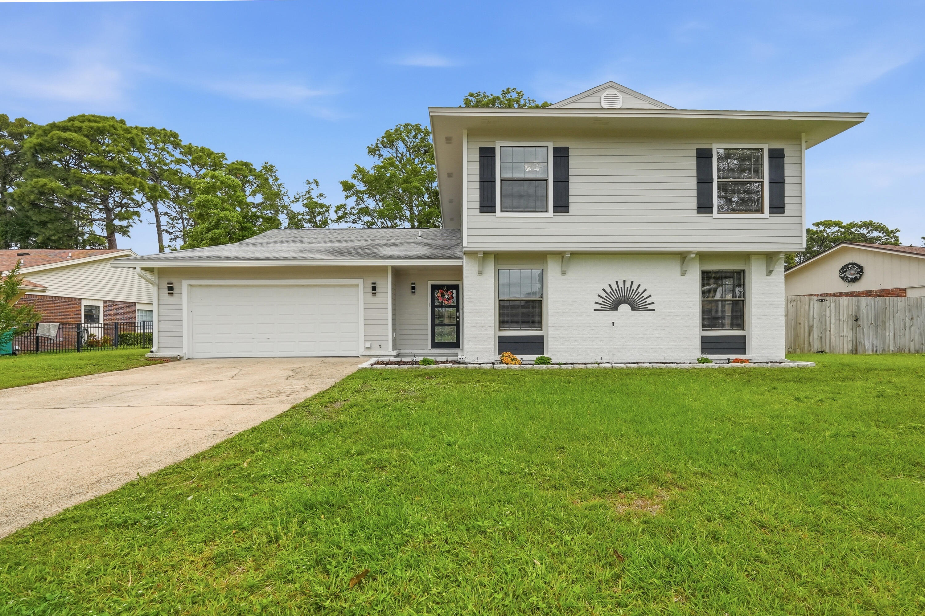 LAKE LORRAINE ESTATES - Residential