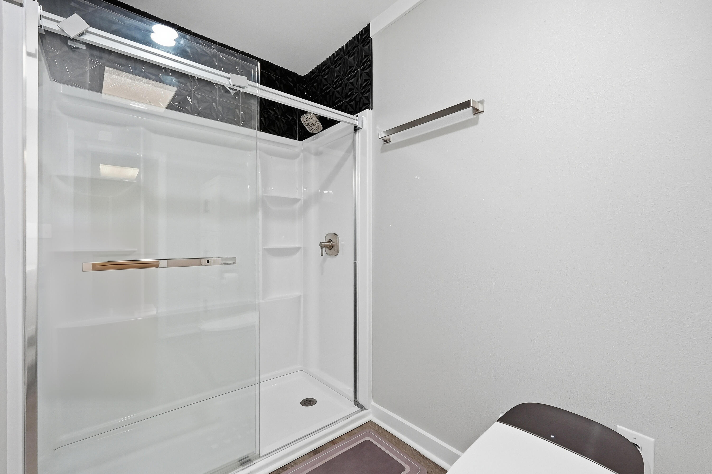 LAKE LORRAINE ESTATES - Residential