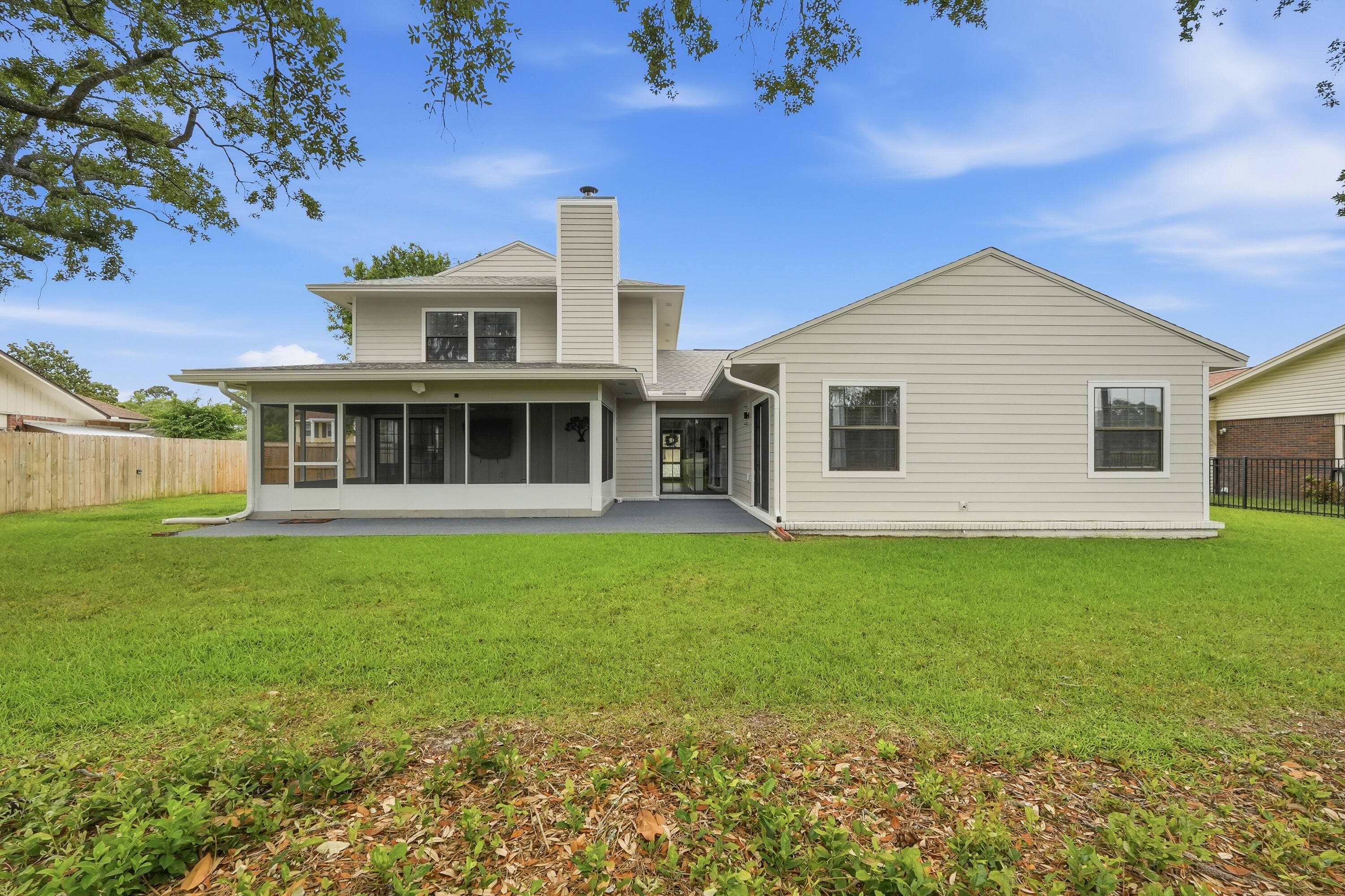 LAKE LORRAINE ESTATES - Residential